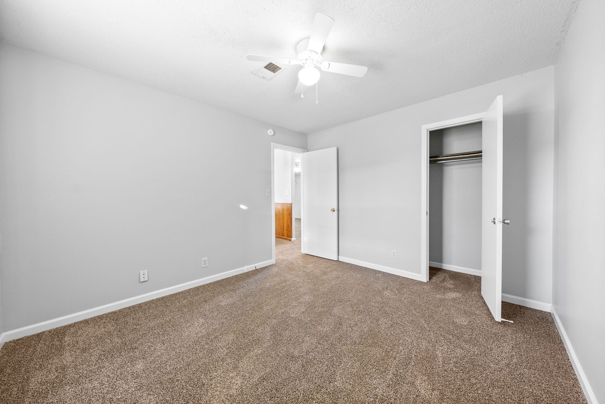 Clarksville, Tennessee 37042, United States, 2 Bedrooms Bedrooms, ,1 BathroomBathrooms,Residential,Active,4189