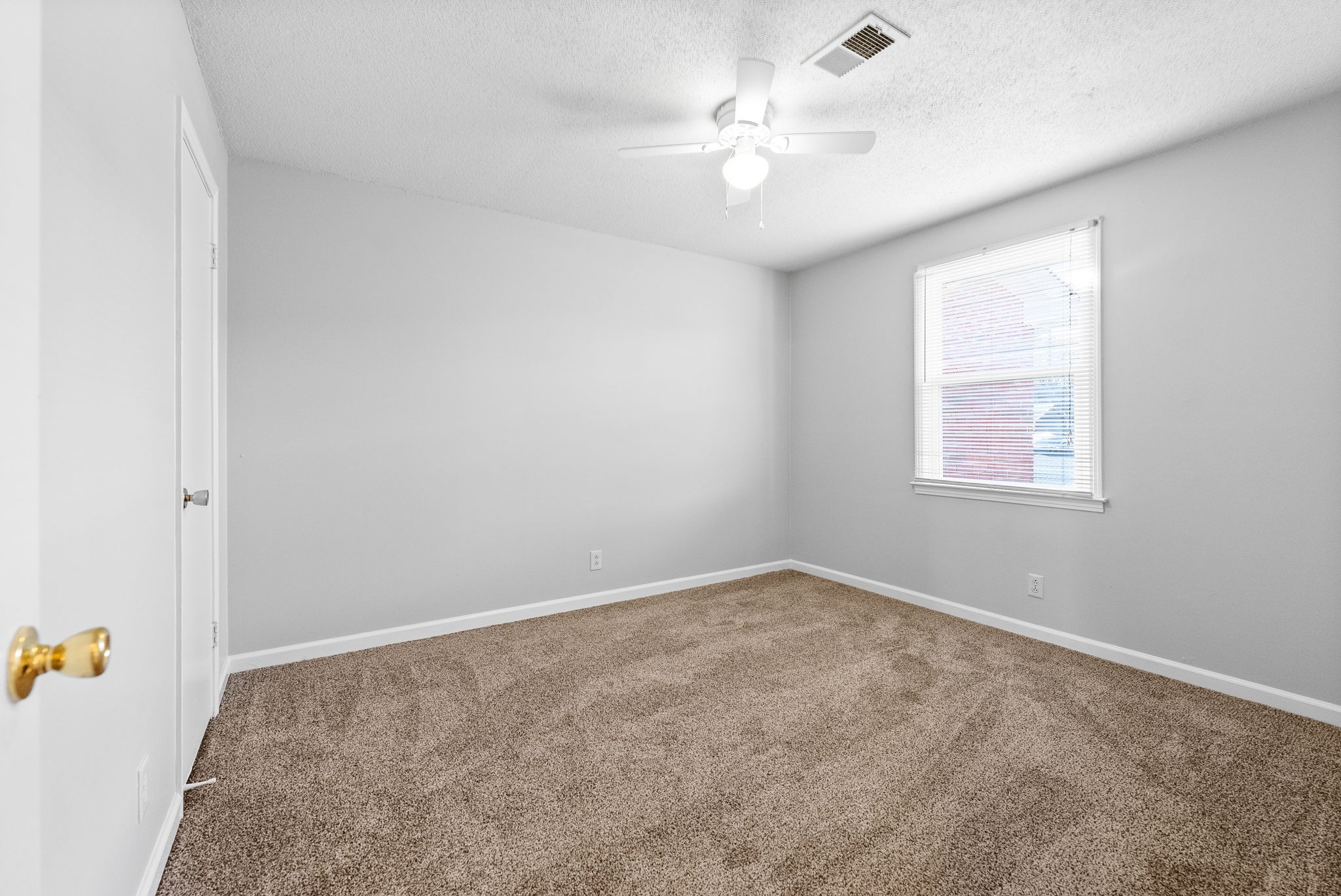 Clarksville, Tennessee 37042, United States, 2 Bedrooms Bedrooms, ,1 BathroomBathrooms,Residential,Active,4189