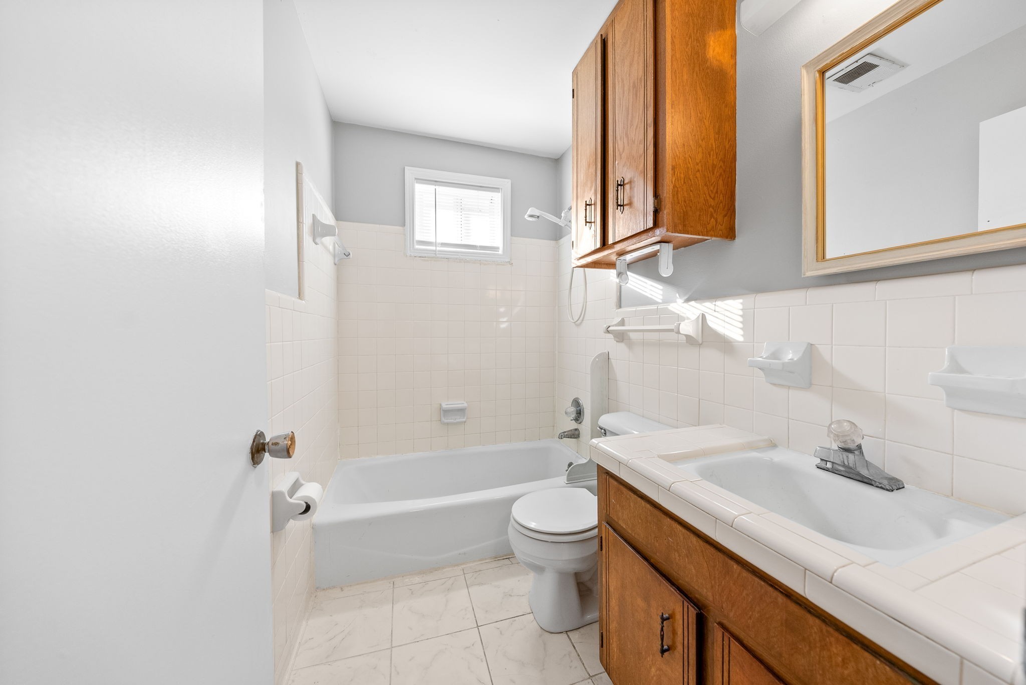 Clarksville, Tennessee 37042, United States, 2 Bedrooms Bedrooms, ,1 BathroomBathrooms,Residential,Active,4189