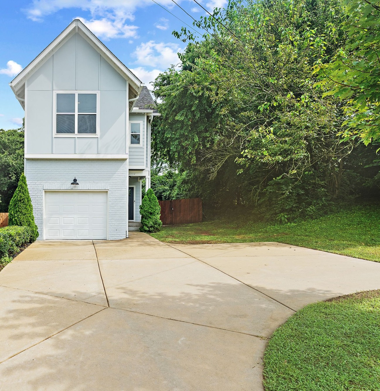 2332 Oak Ct
