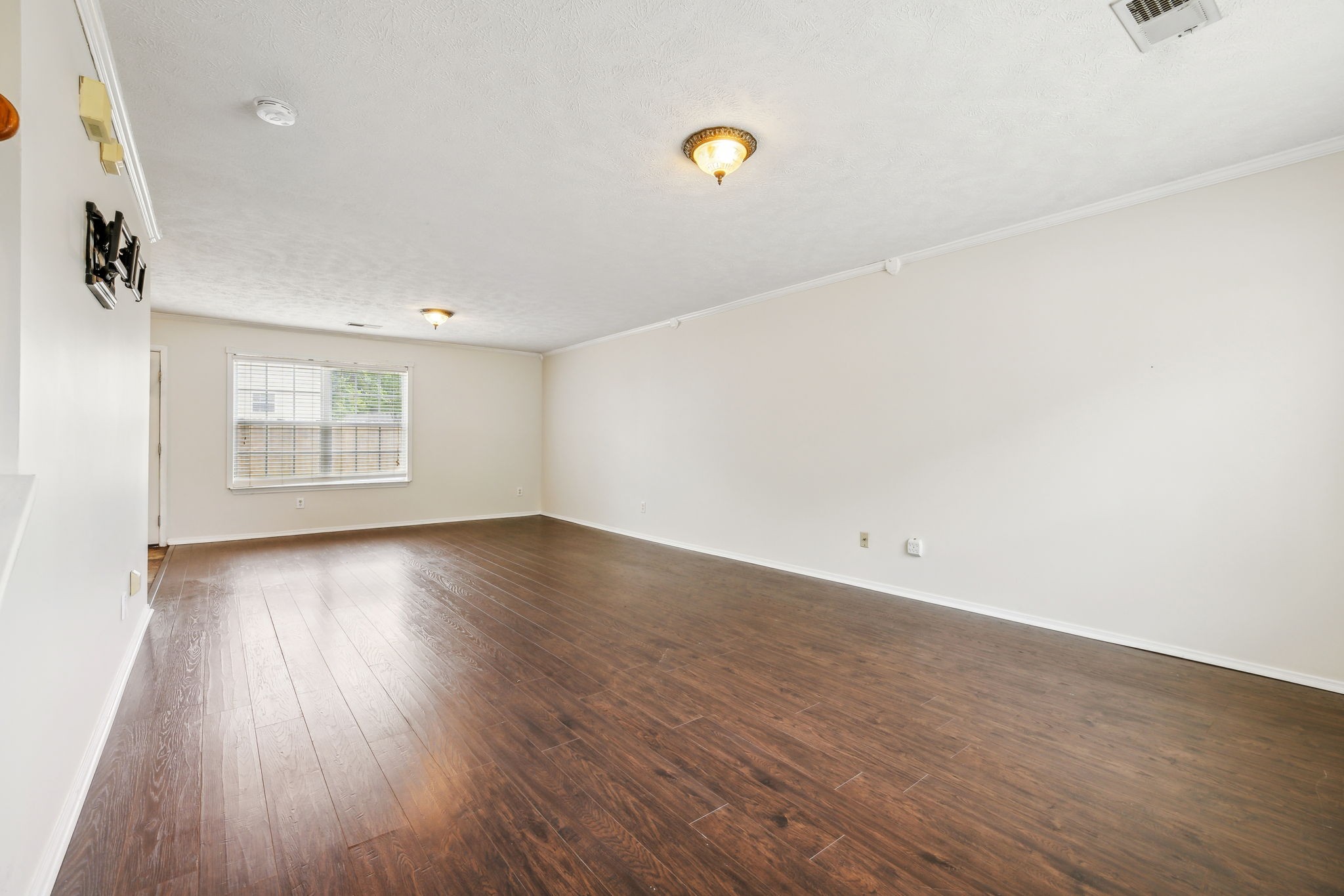 7351 Hidden Lake Cir