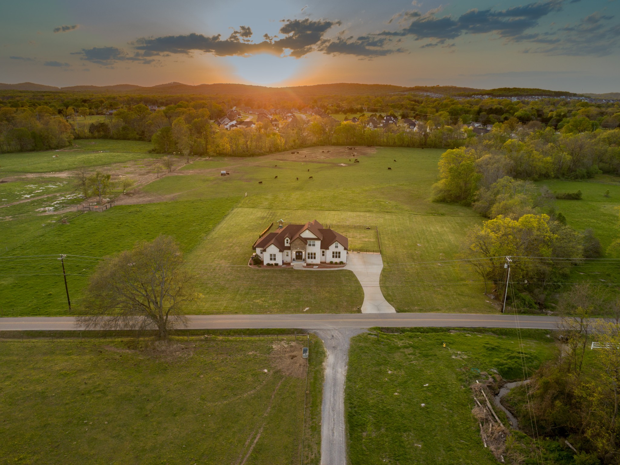2465 Stewart Creek Rd