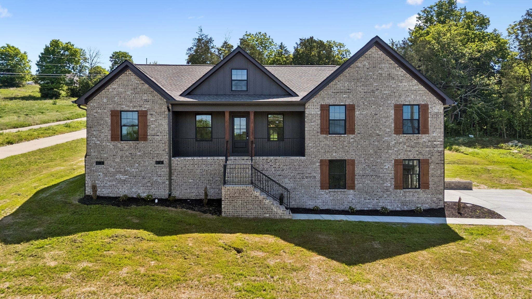 475 Bridle Path