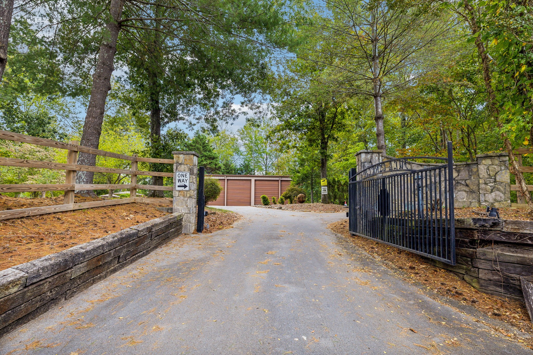 1657 Boswell Rd