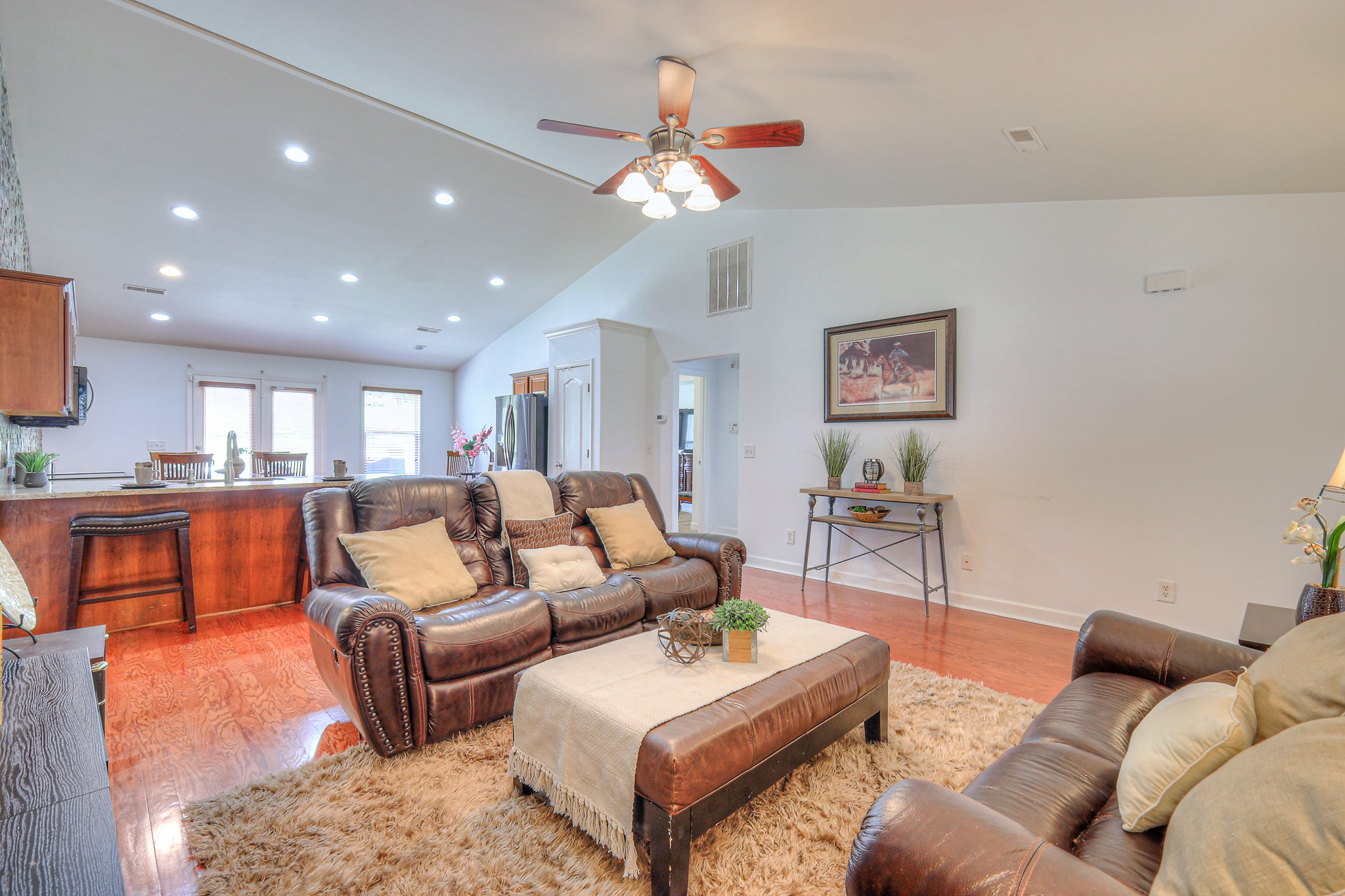 1005 Lark Ct