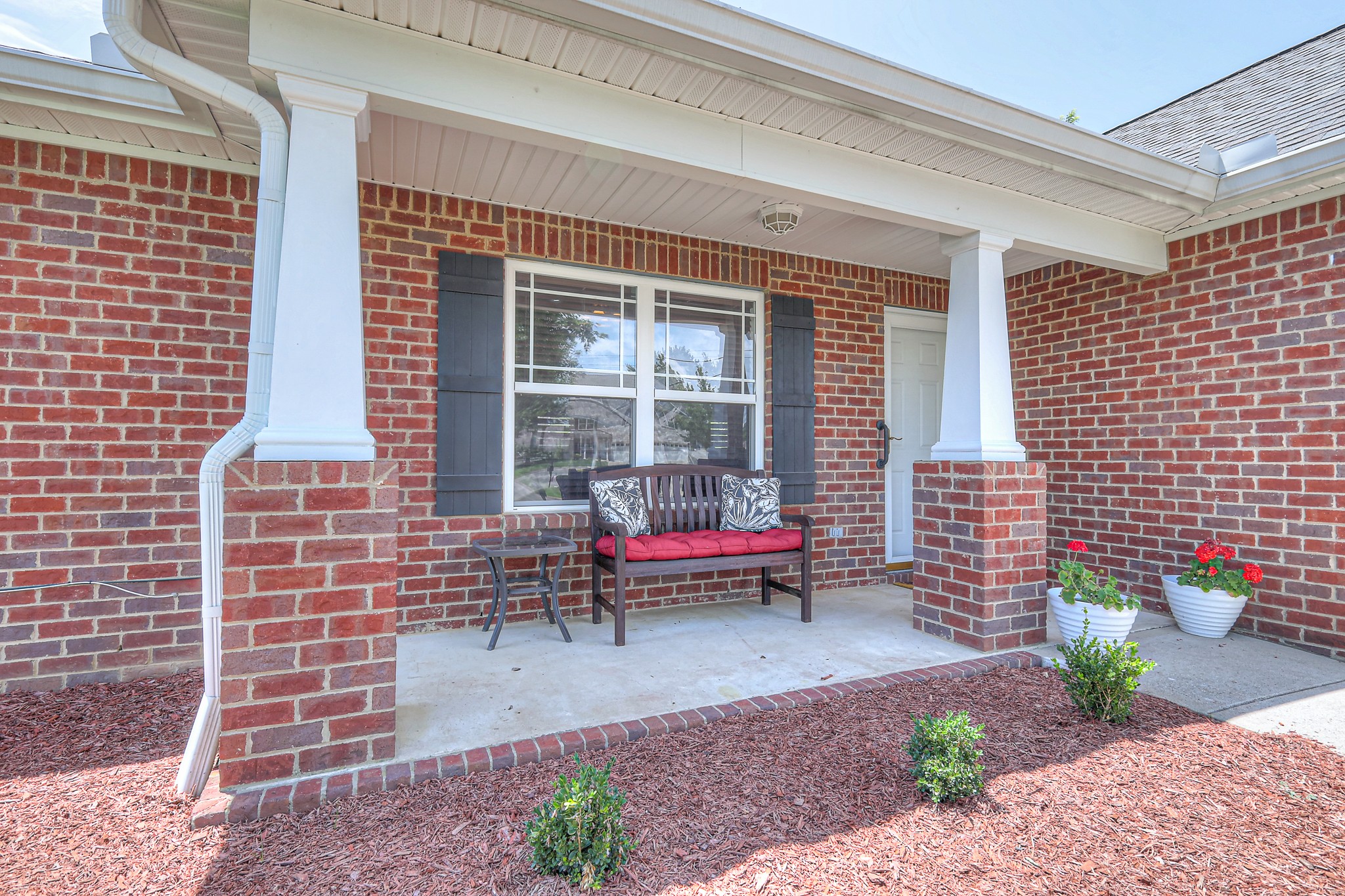 1005 Lark Ct