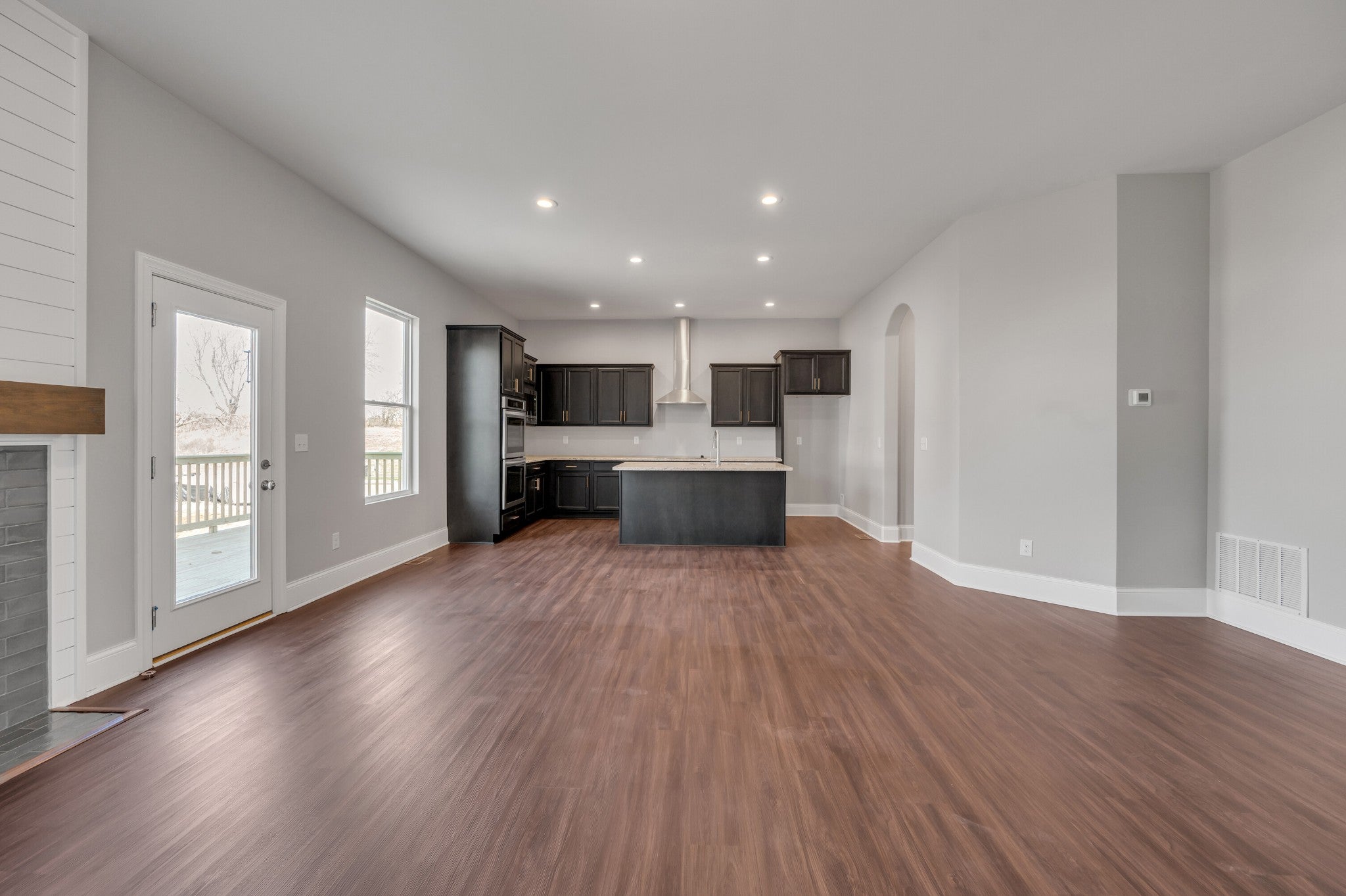 965 Hunters Ln