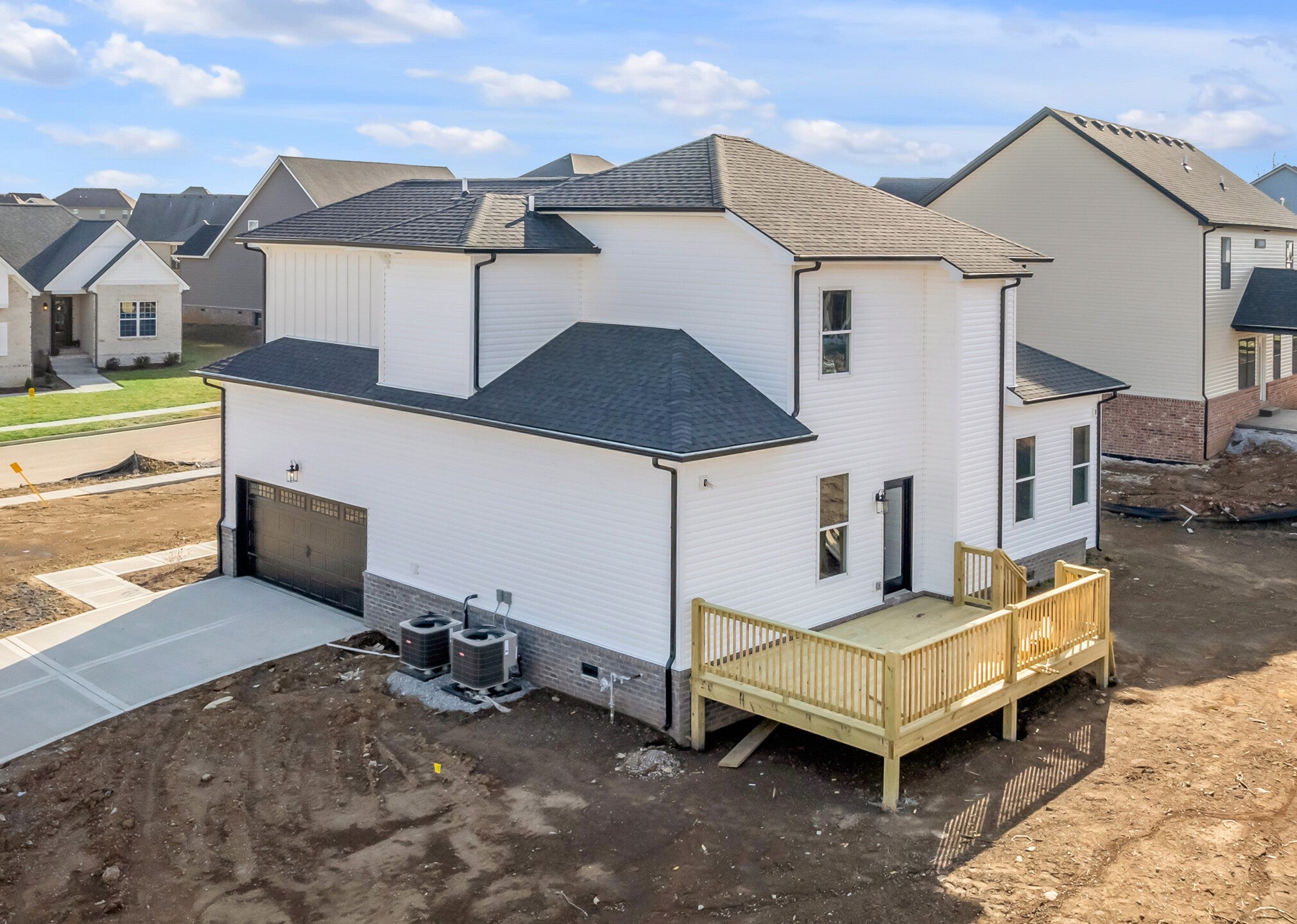965 Hunters Ln