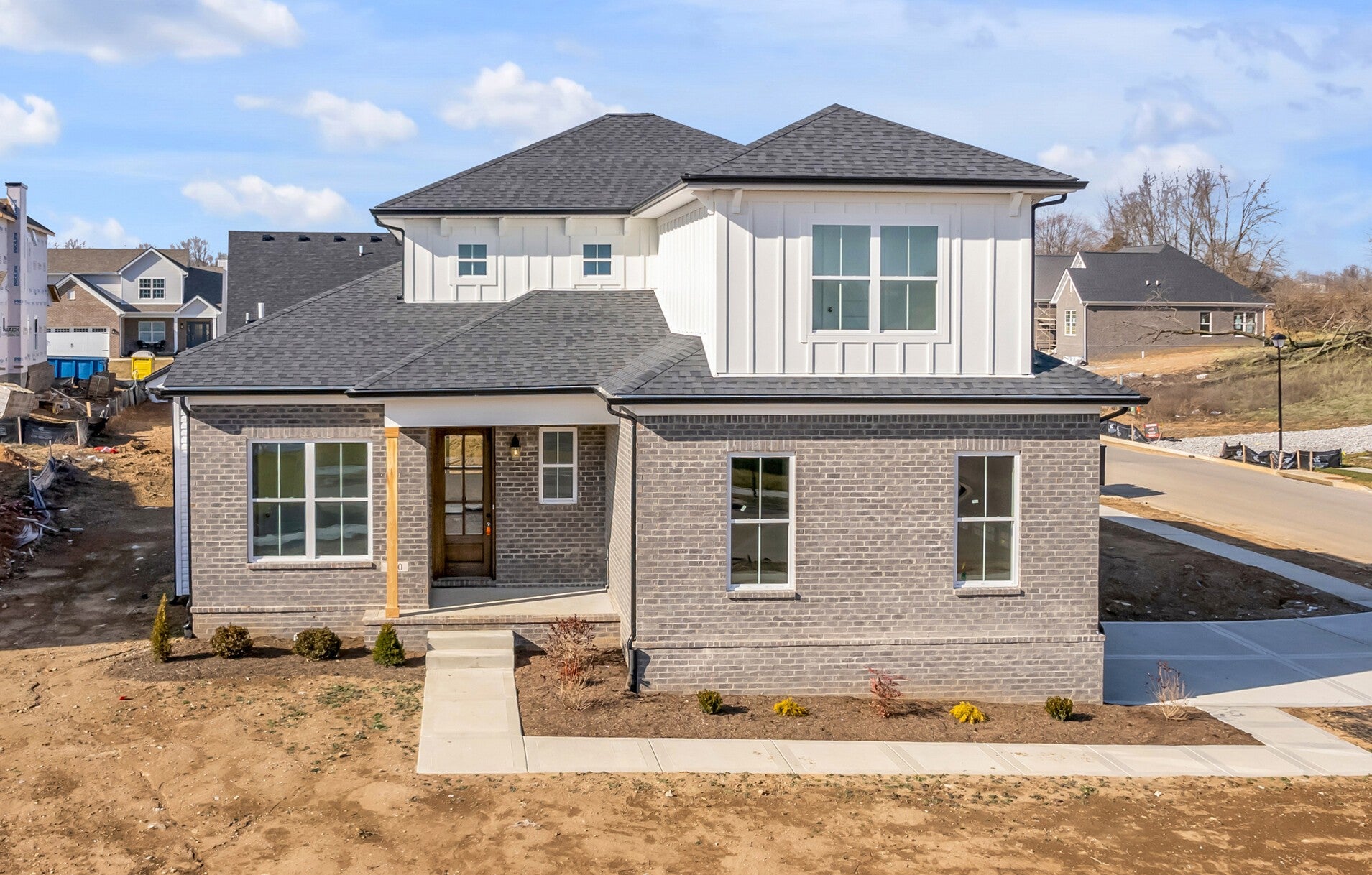 965 Hunters Ln