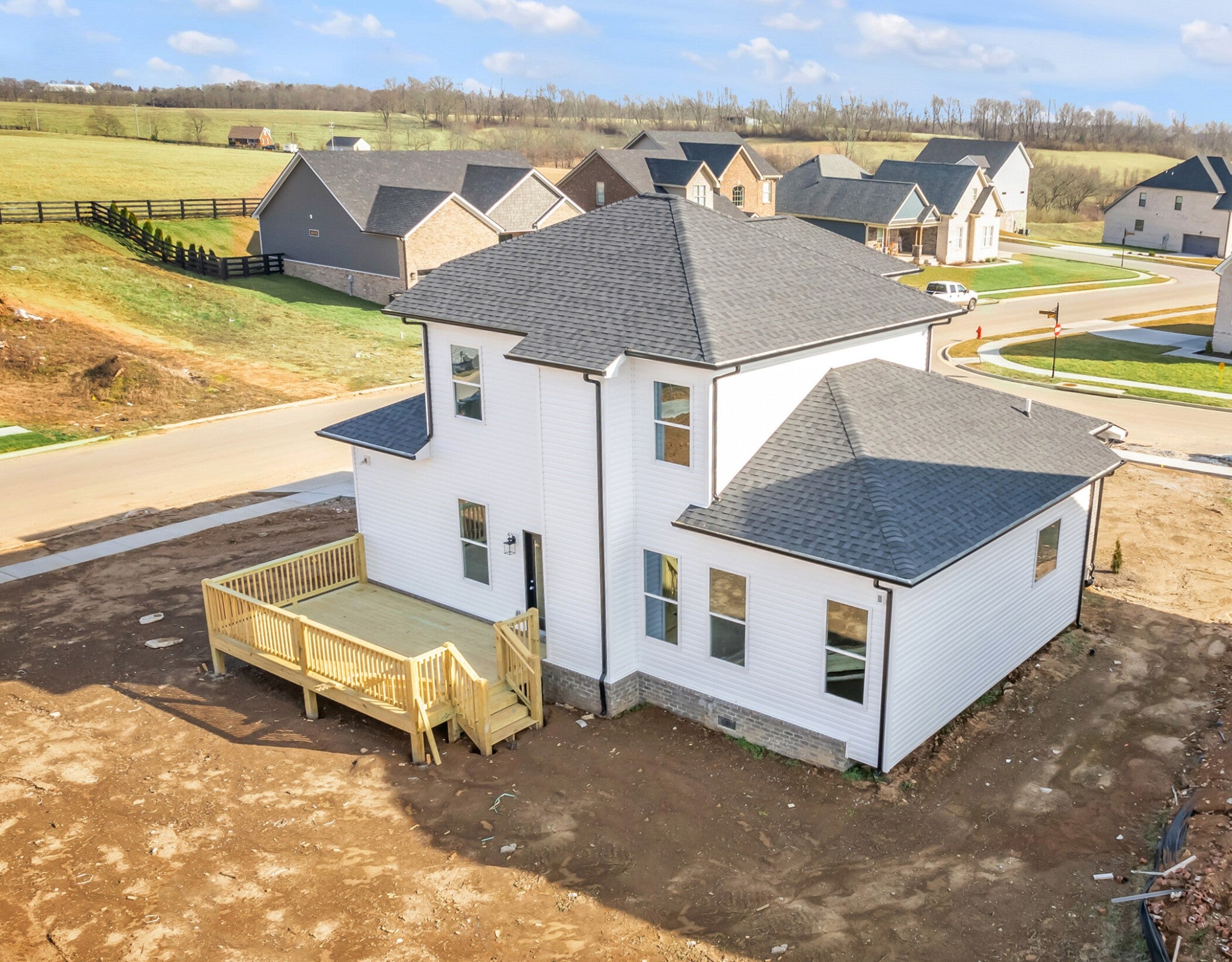 965 Hunters Ln