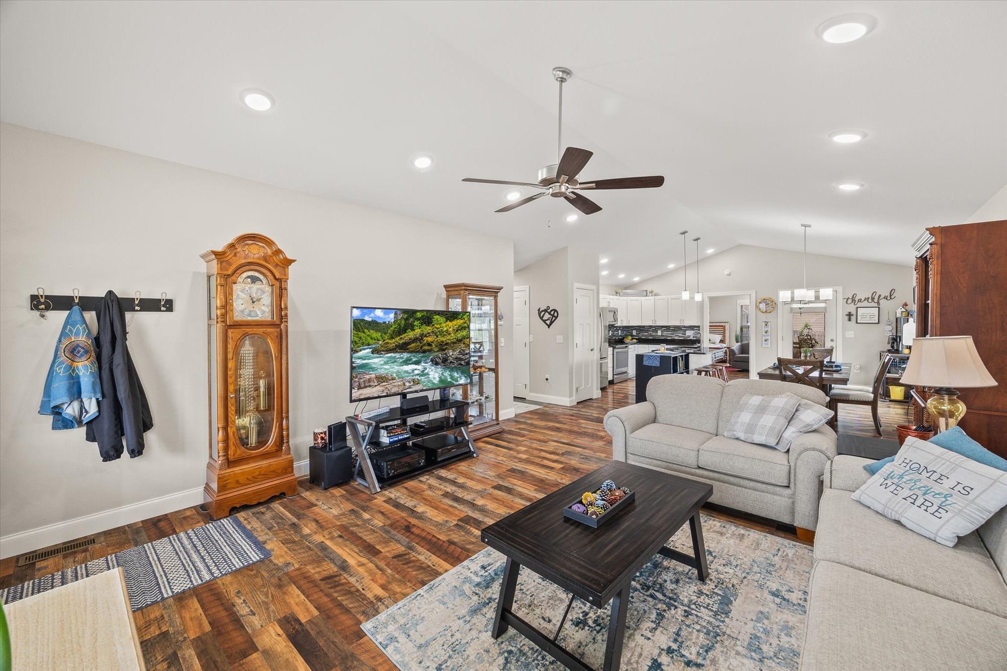 60 Sky View Meadow Dr