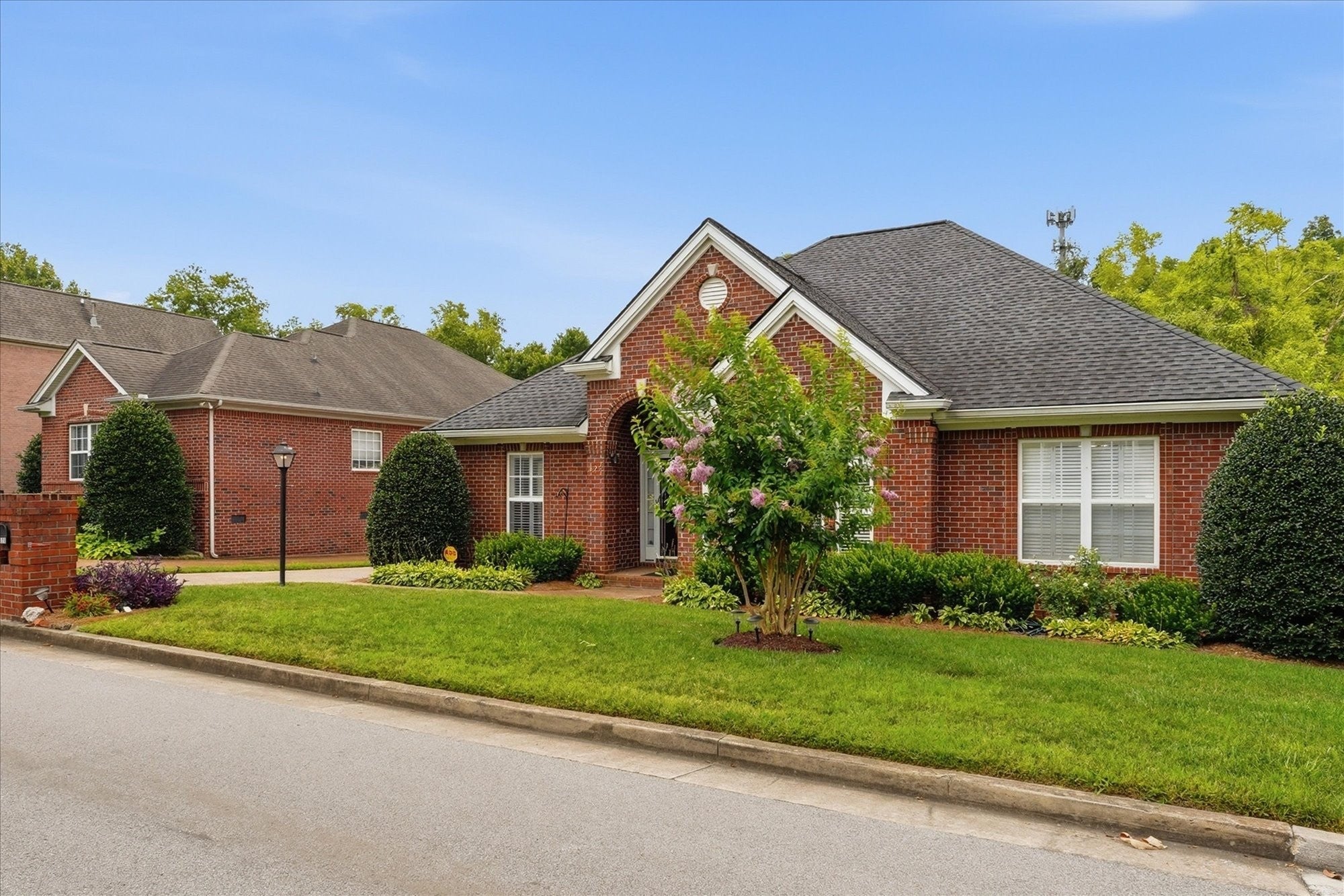 425 Wellington Sq