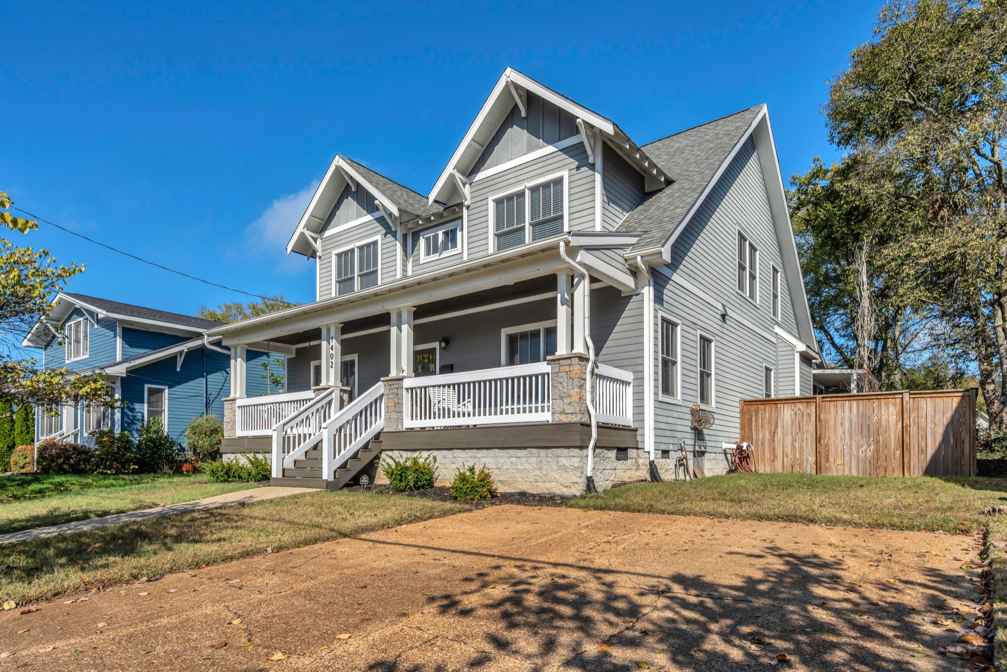 1402 Paris Ave