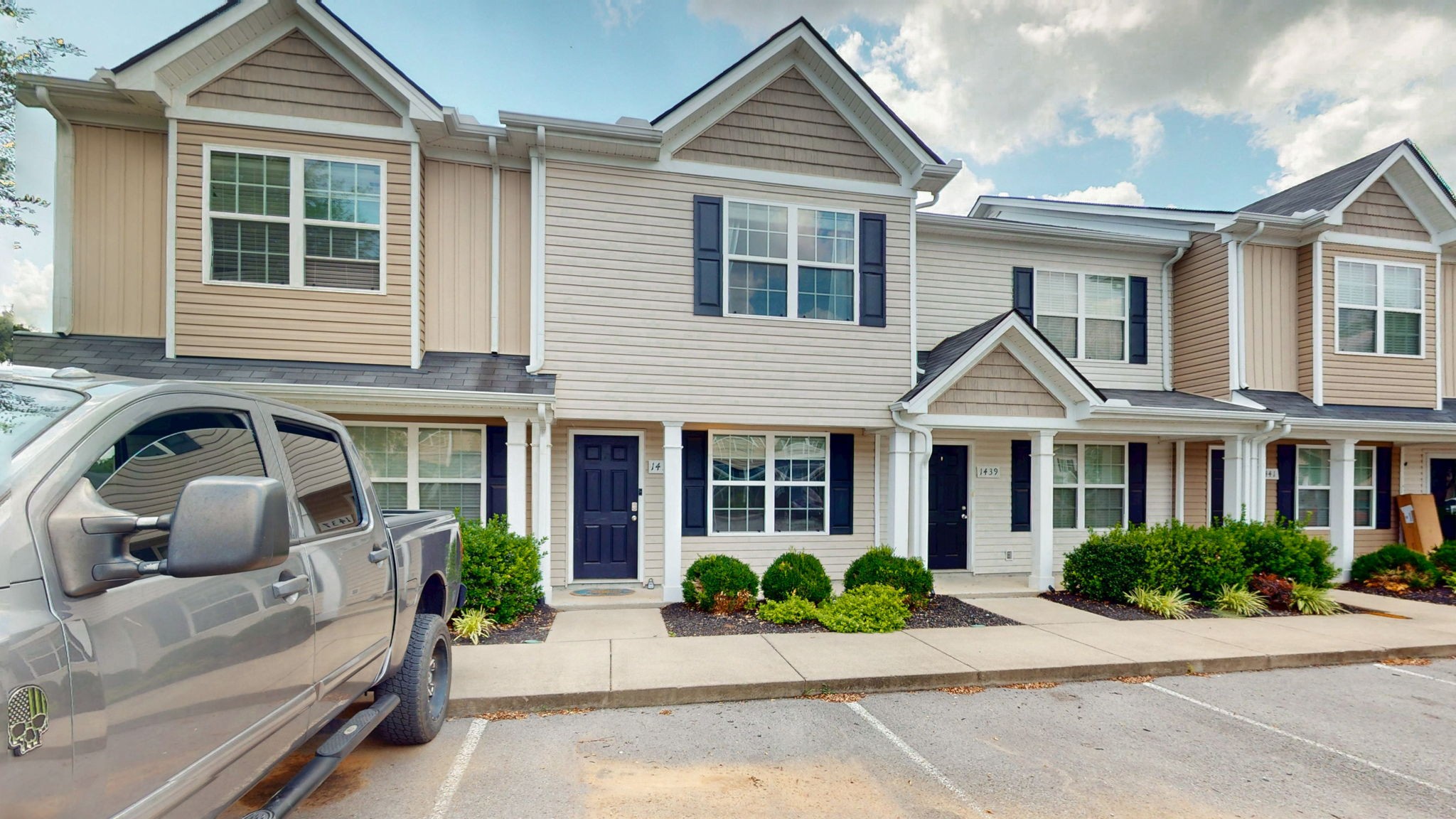 1437 Orange Ct