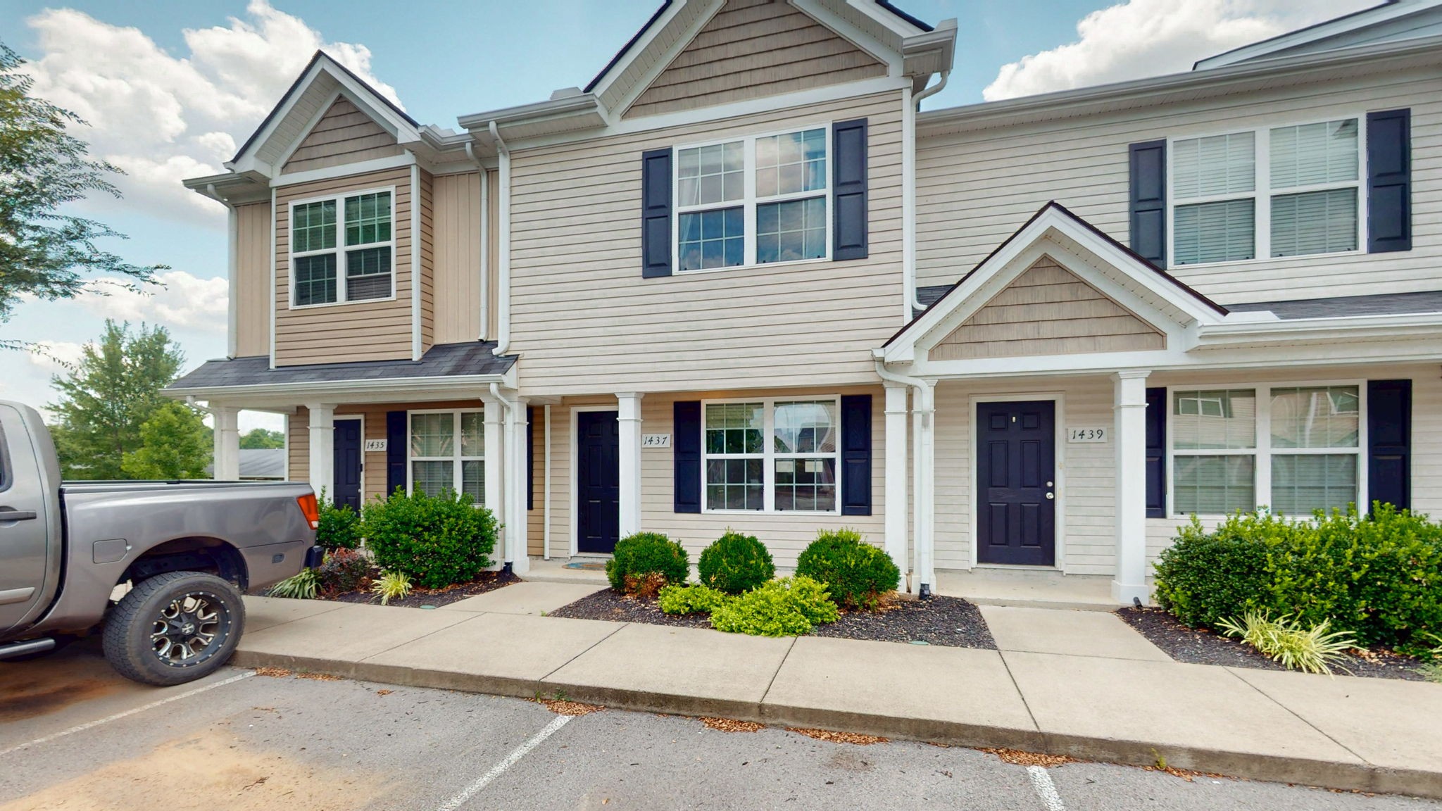 1437 Orange Ct