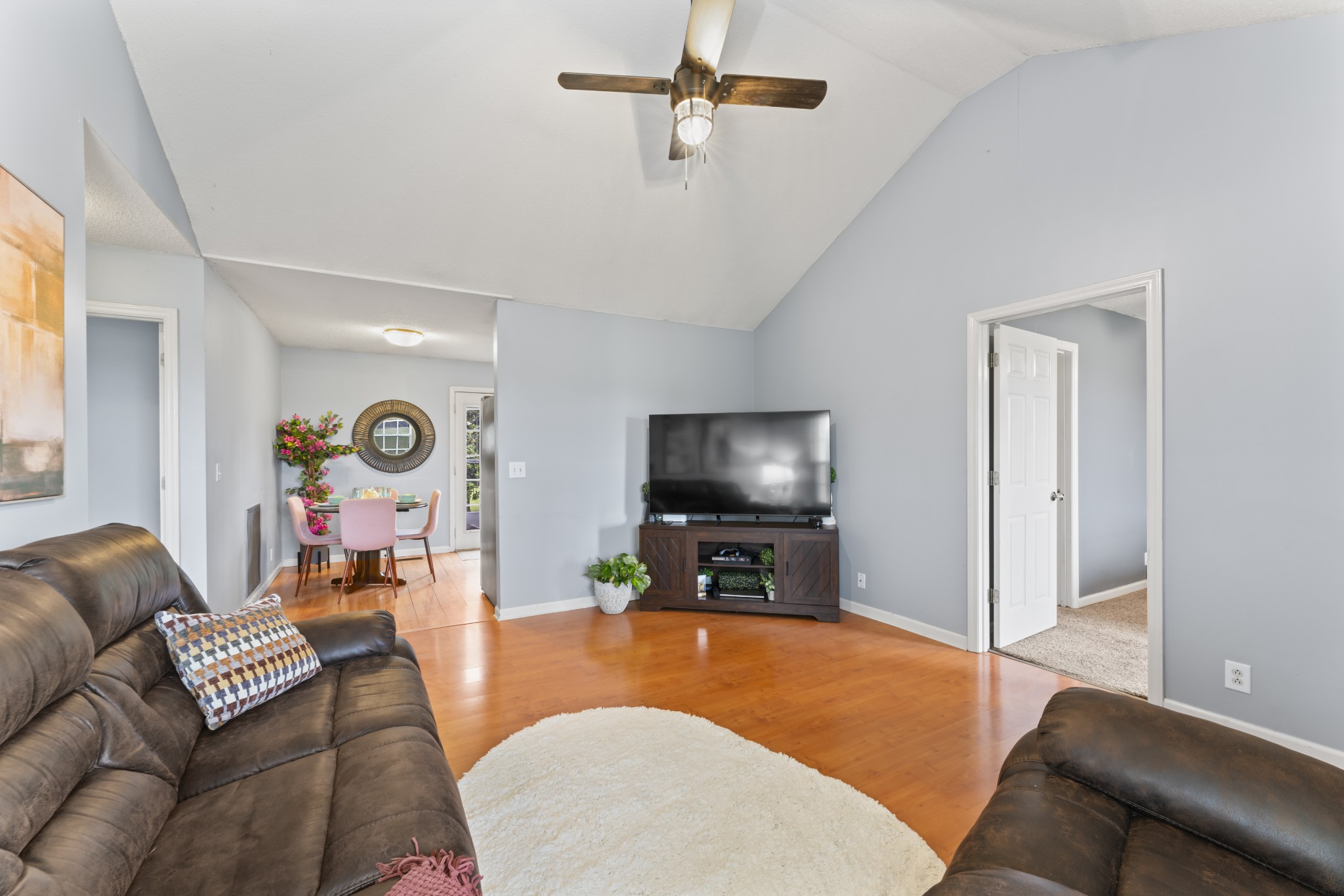1809 Thompson Rd
