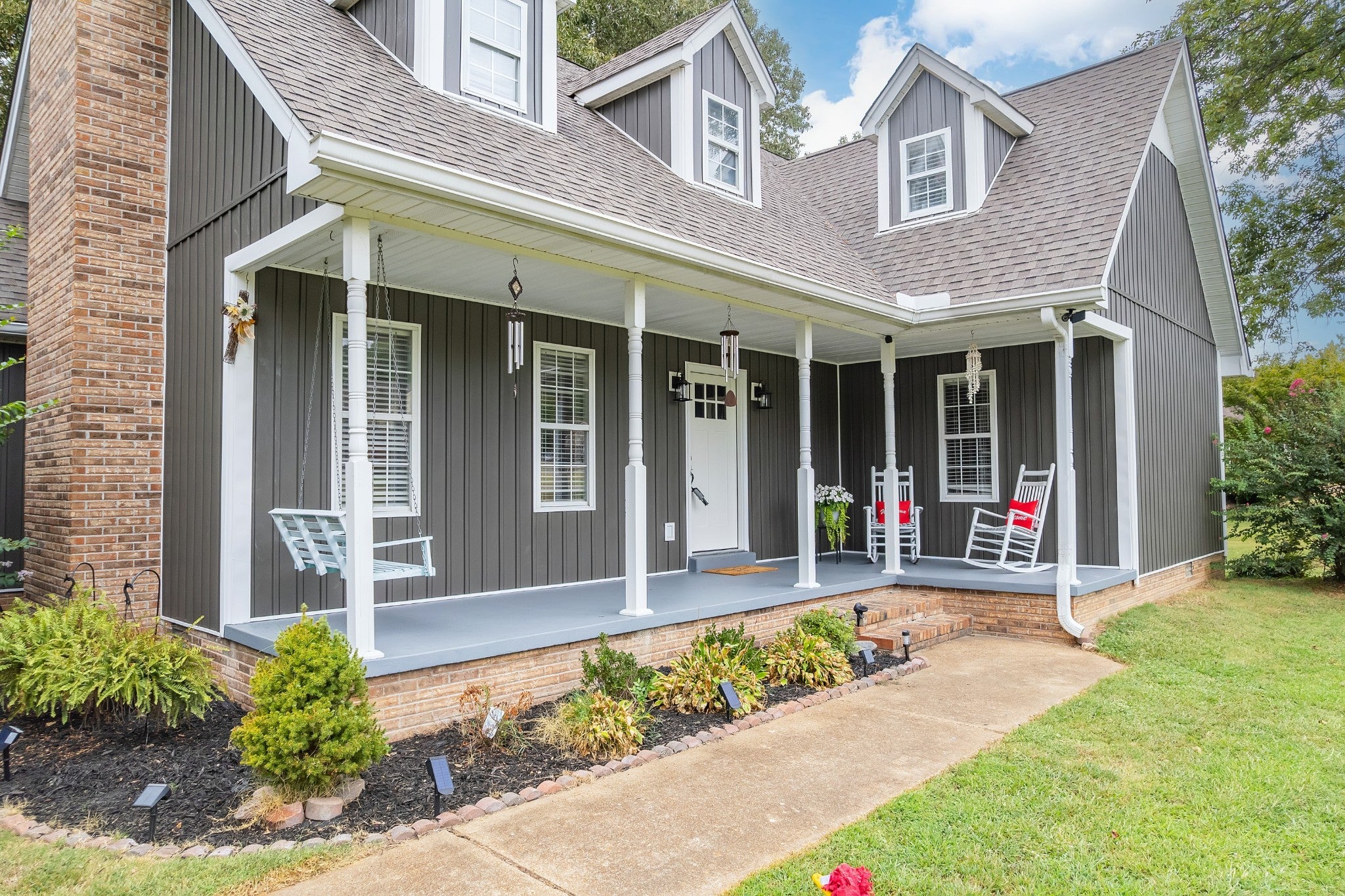225 Meadowbrook Cir