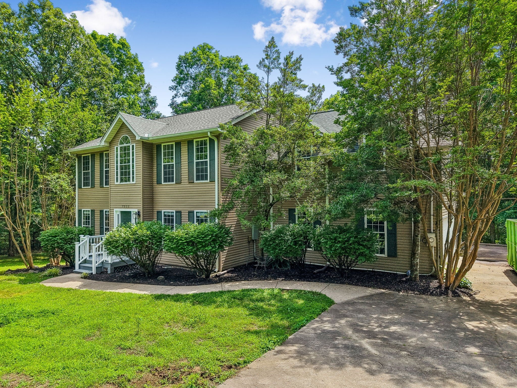 4-bed home for sale in Fairview, TN 37062, 7555 County Line Rd 7555 County Line Rd, Fairview TN 37062 4-bed home, photo 1 of 60