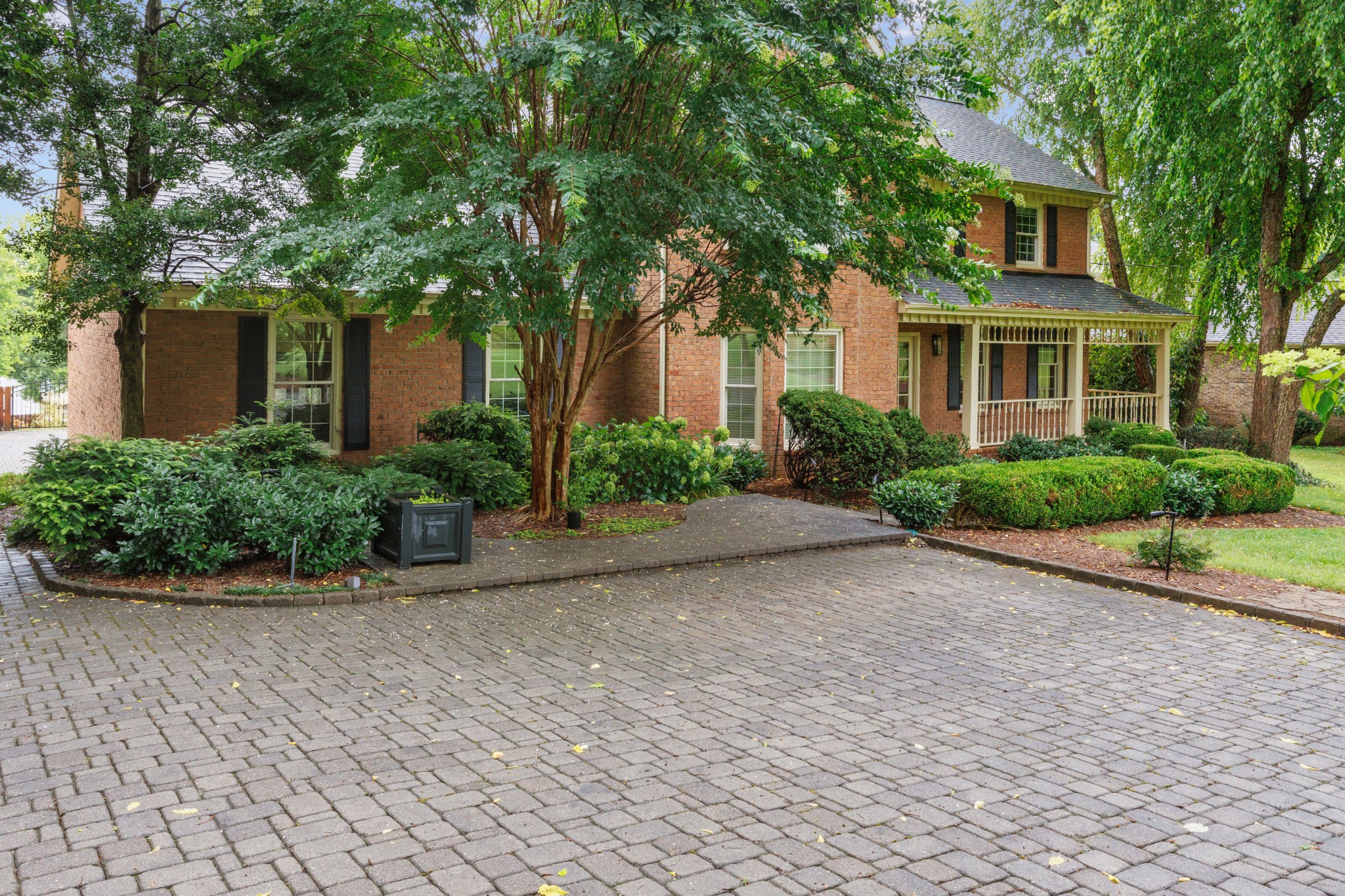 1561 Oxford Ct