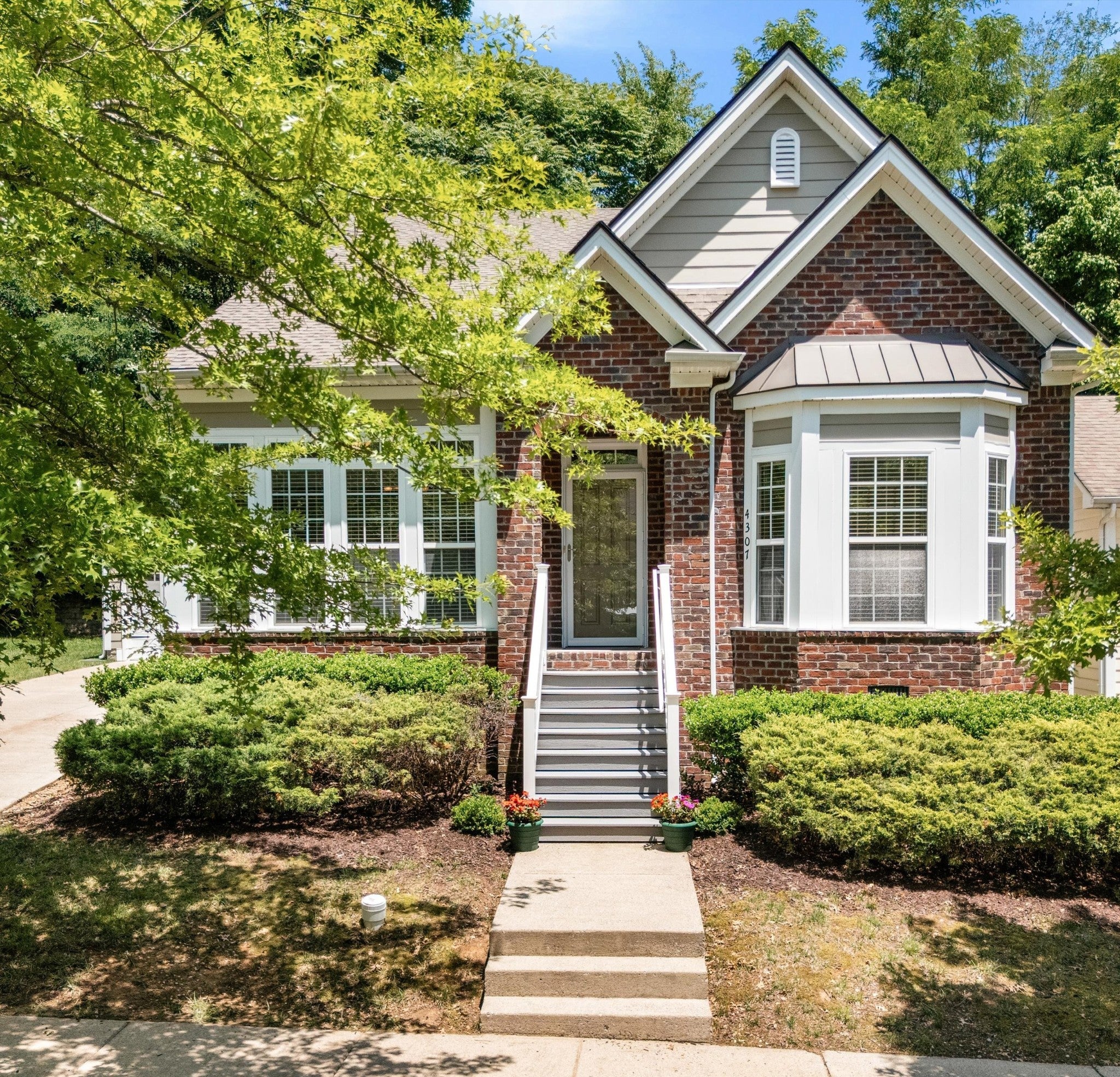 3-bed home for sale in Nashville, TN 37211, 4307 Barnes Cove Dr 4307 Barnes Cove Dr, Nashville TN 37211 3-bed home, photo 2 of 60