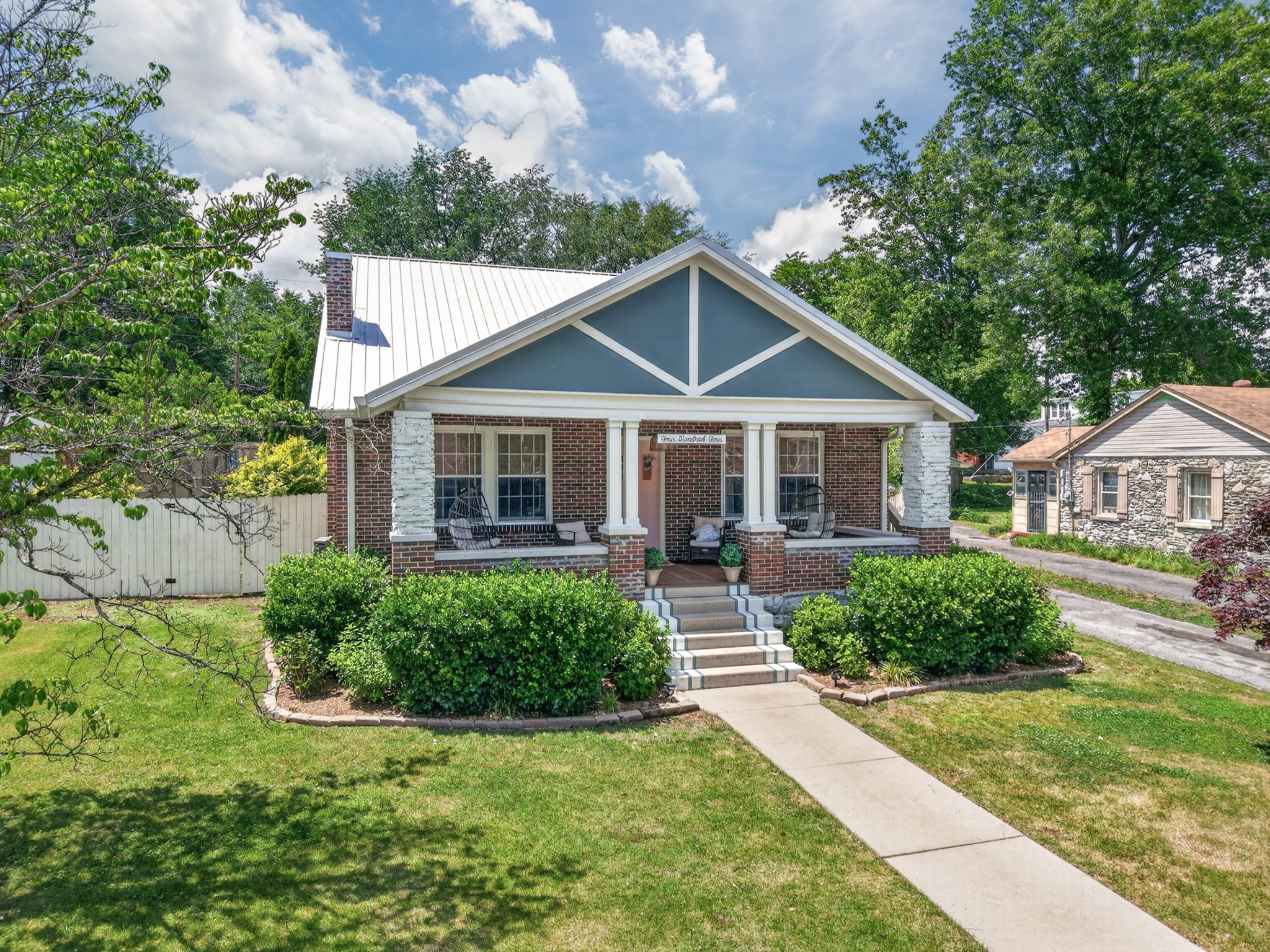 404 4th Ave