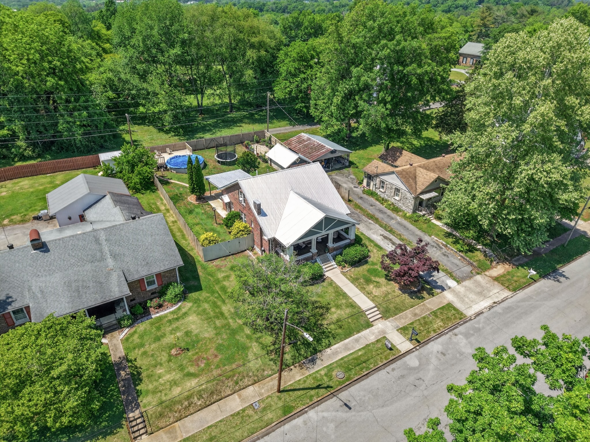 404 4th Ave