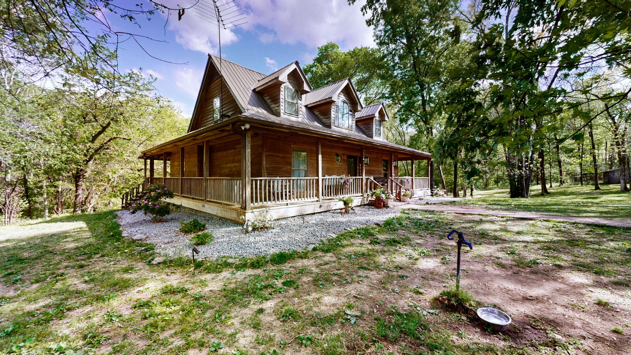 9695 Hartsville Pike