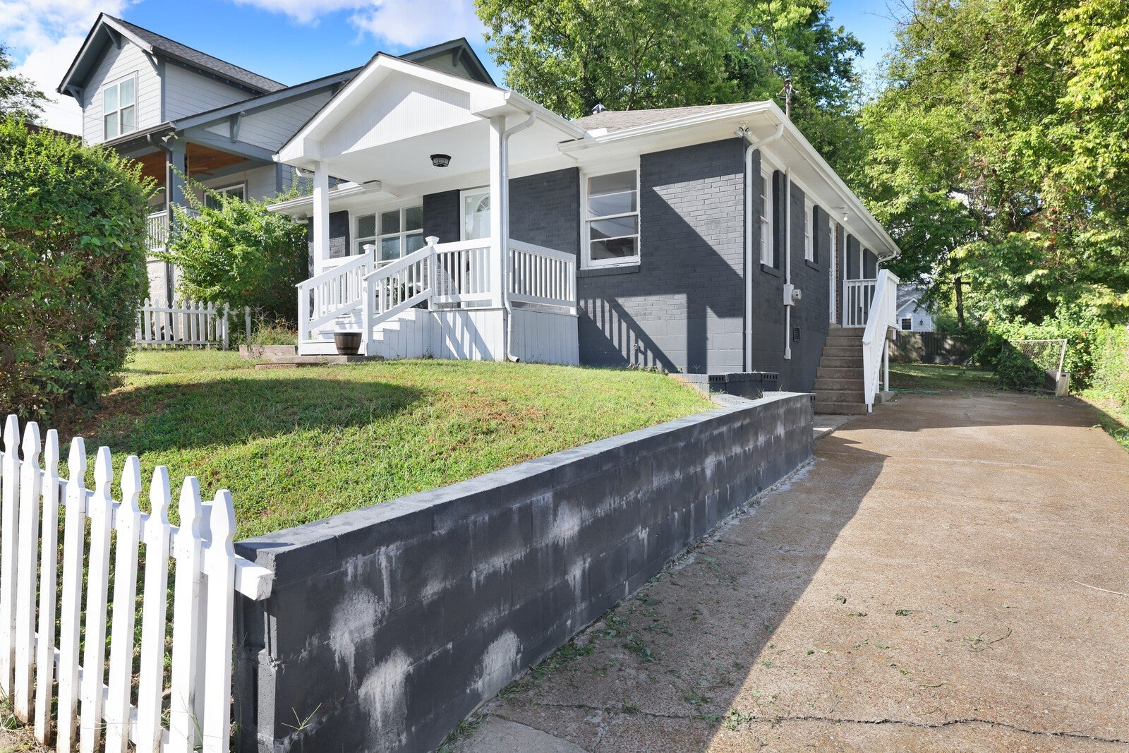 1004 Bate Ave