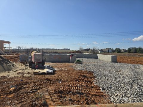 210 Low Plains Ln Clarksville TN 37043