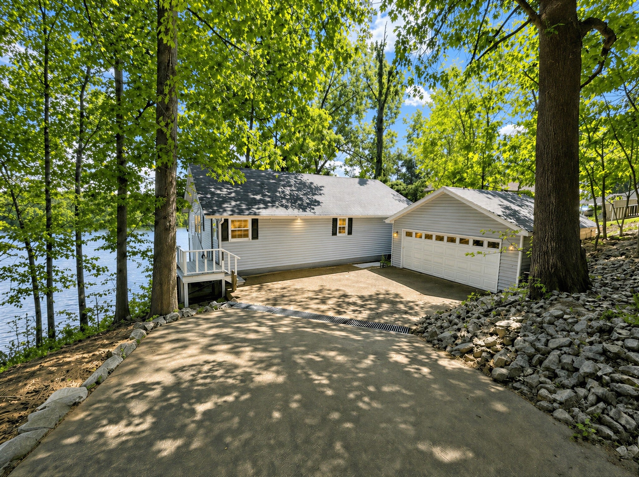 537 Algonquin Rd