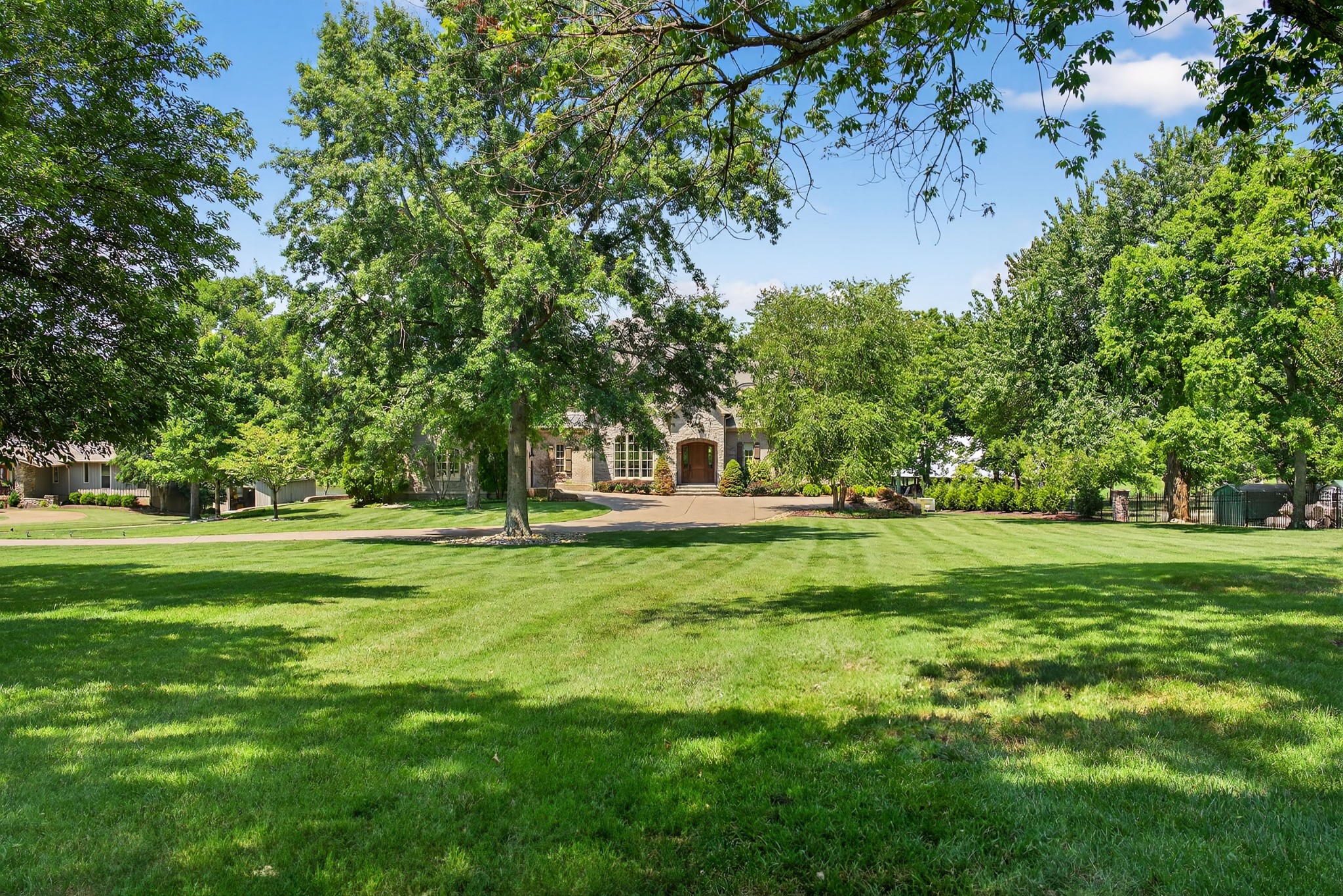 214 Bluegrass Dr