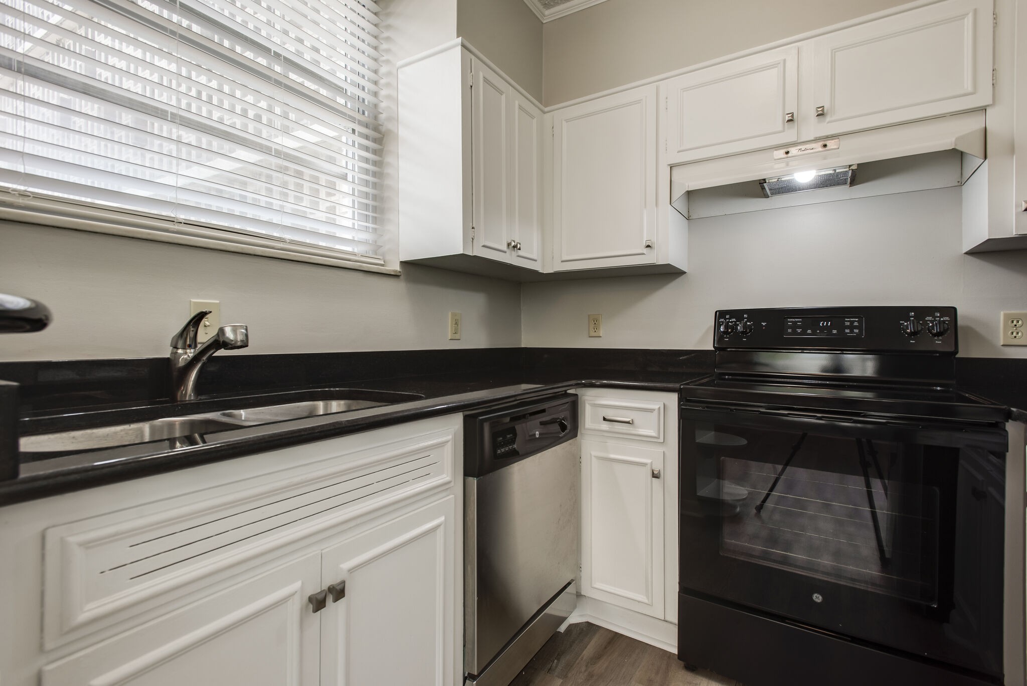 3314 West End Ave 405, Nashville TN 37203 1-bed condo, photo 11 of 26