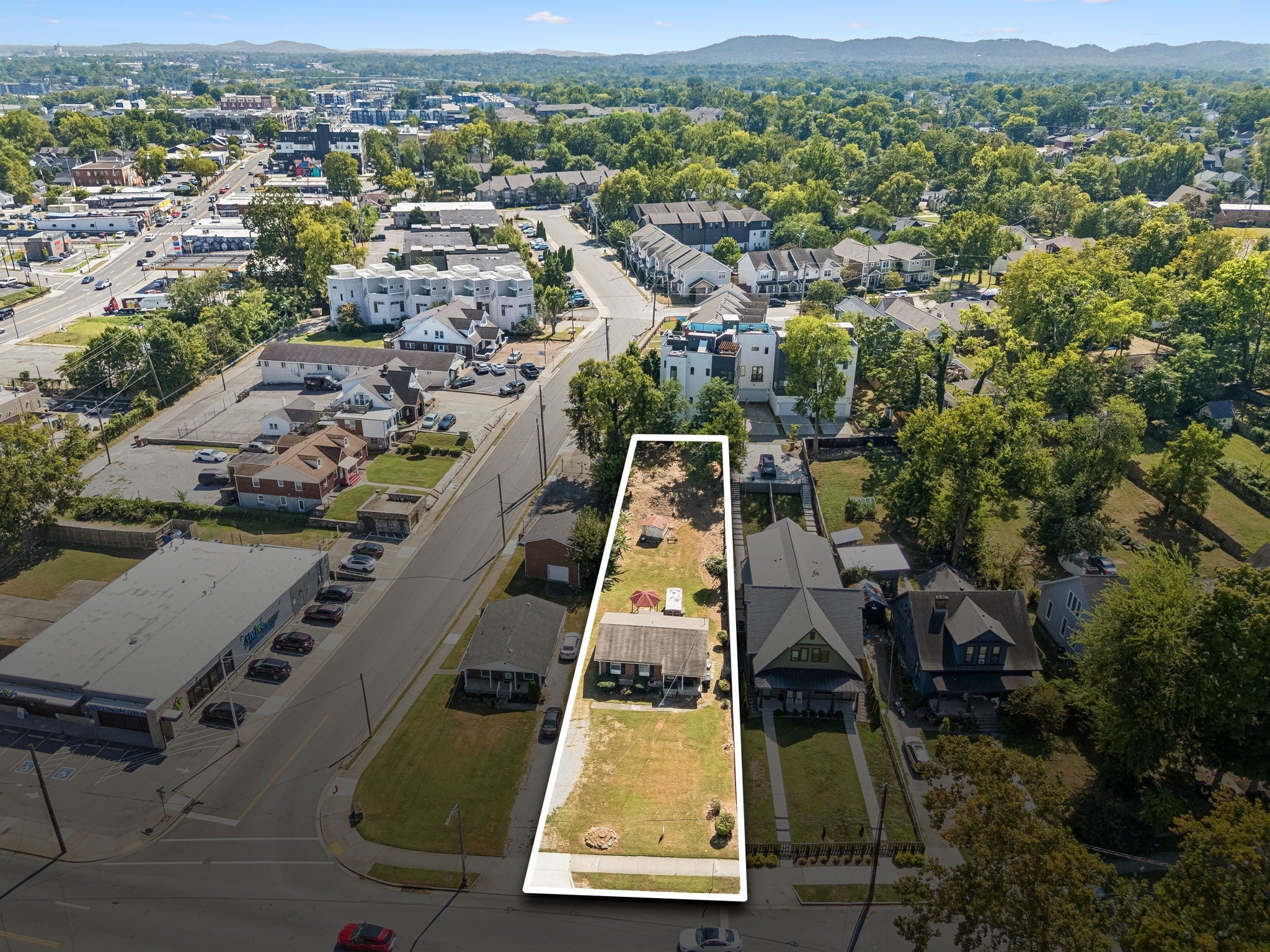 3-bed listing at 817 Acklen Ave, Nashville