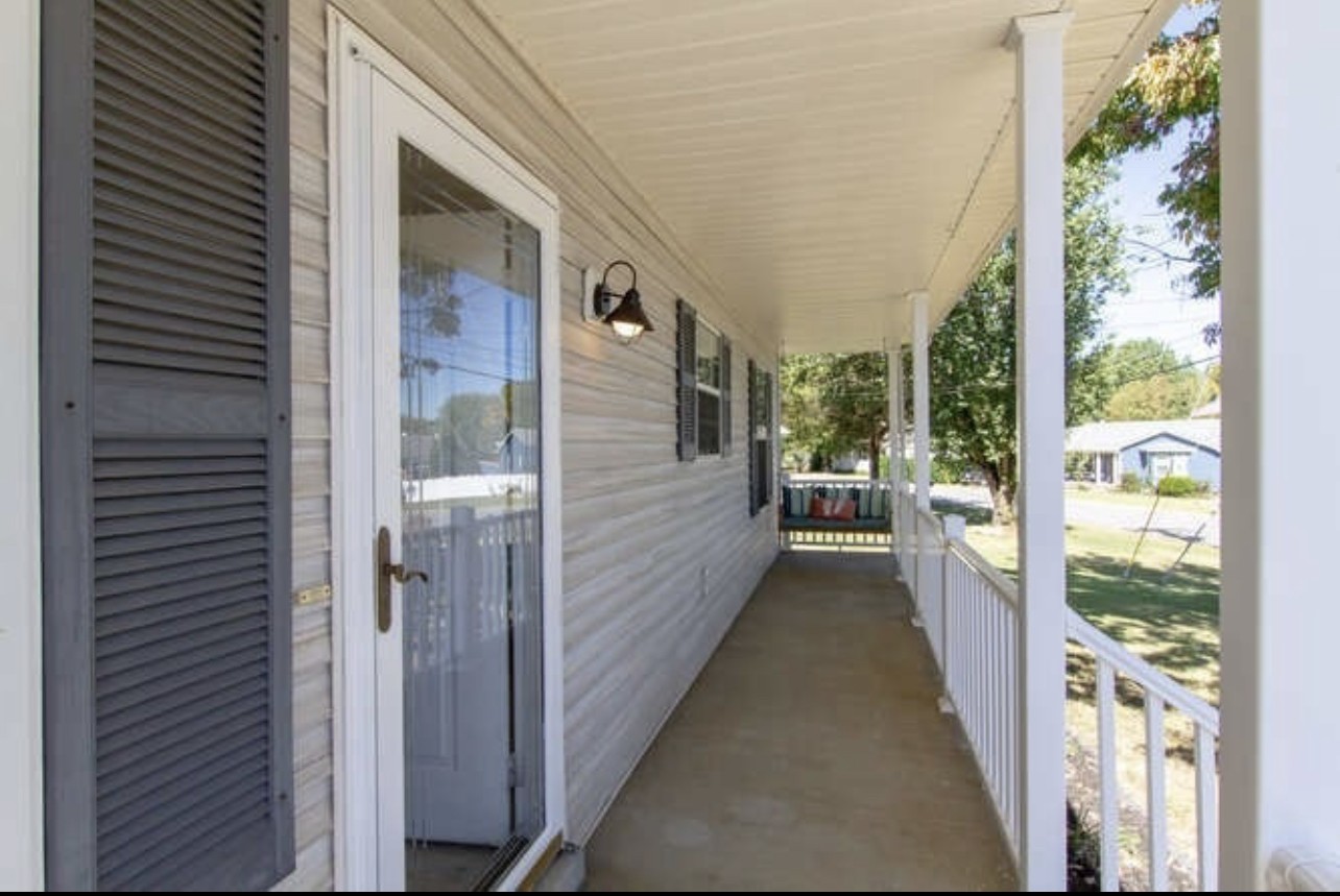 205 Clearlake Dr