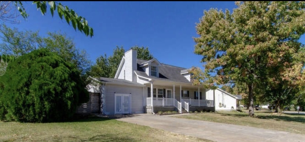 205 Clearlake Dr