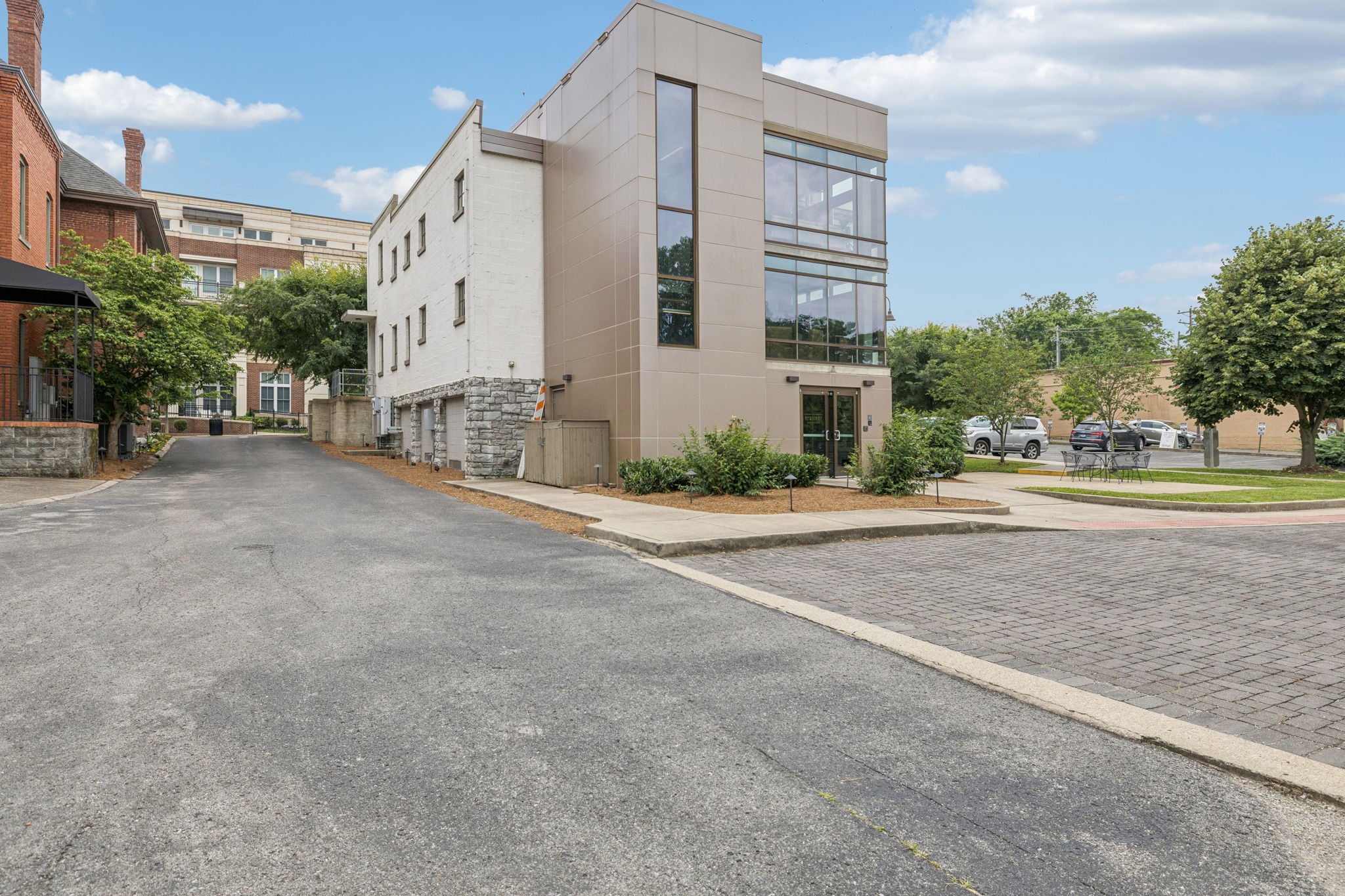 112 Bridge St