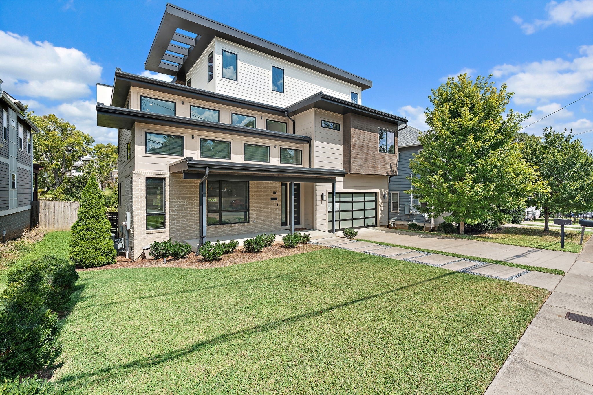 4-bed listing at 1002 W Grove Ave, Nashville