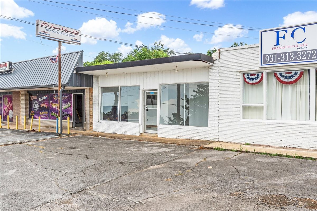 1055 Dinah Shore Blvd