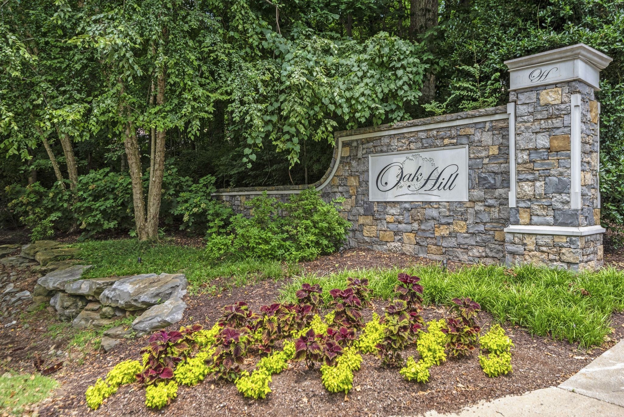 1355 Crown Point Pl, Nashville TN 37211 3-bed home, photo 2 of 33