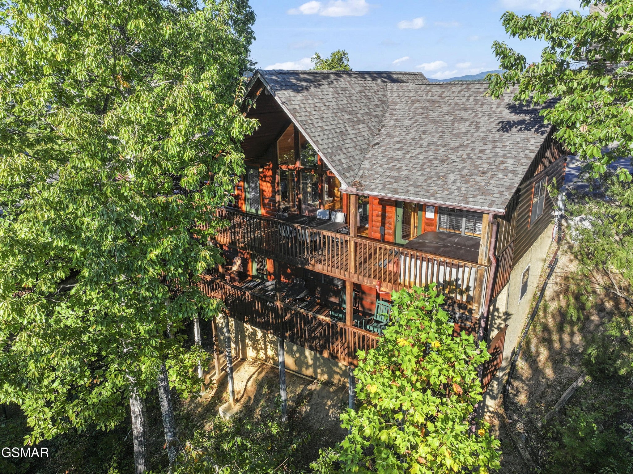 1550 Bears Den Way