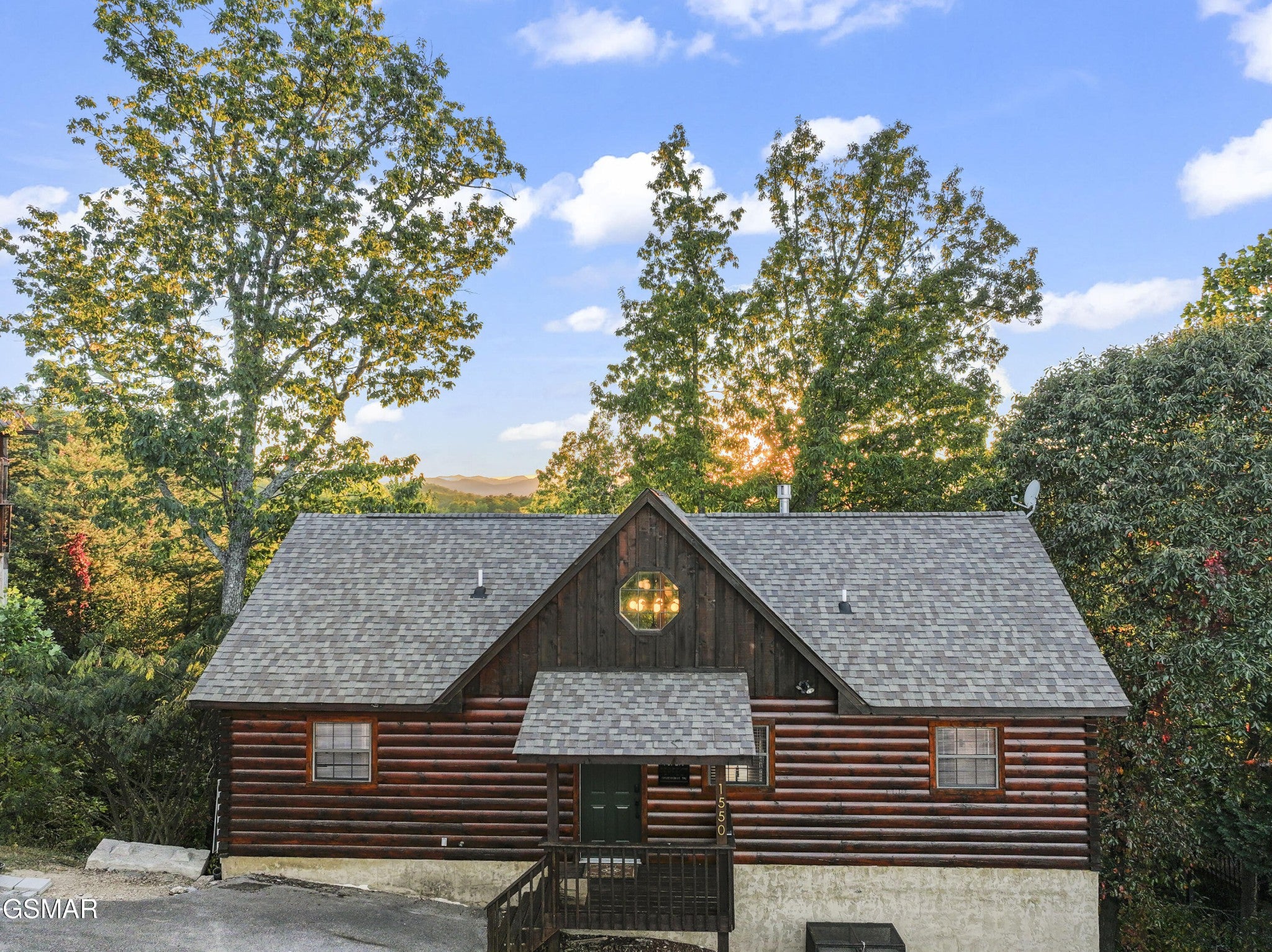 1550 Bears Den Way