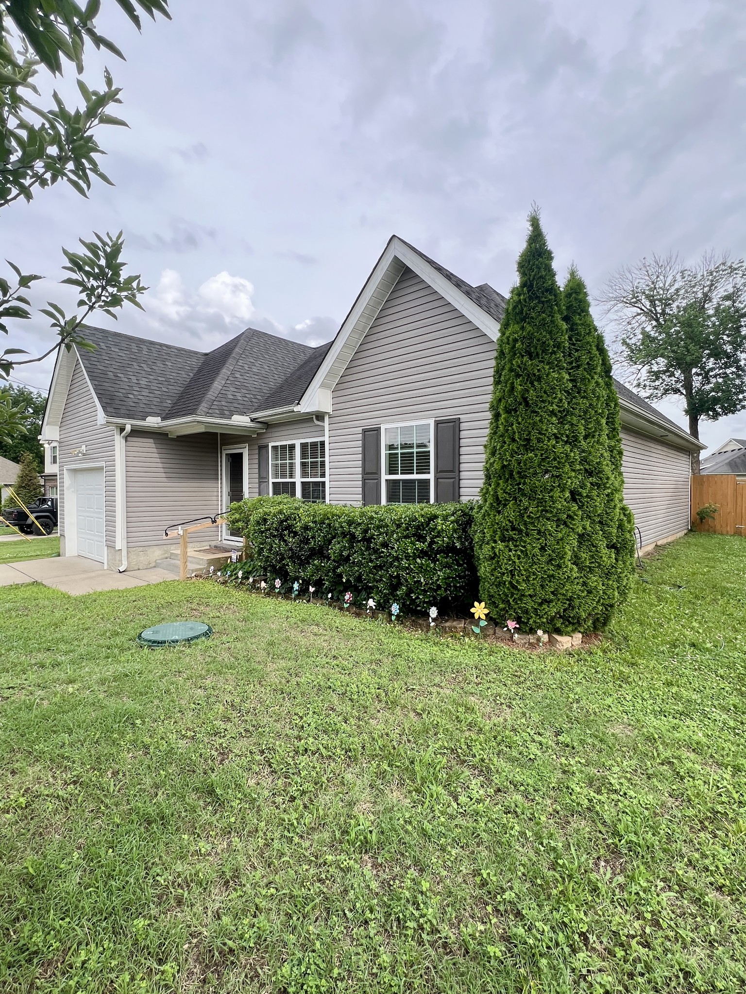 616 Niagra Ln