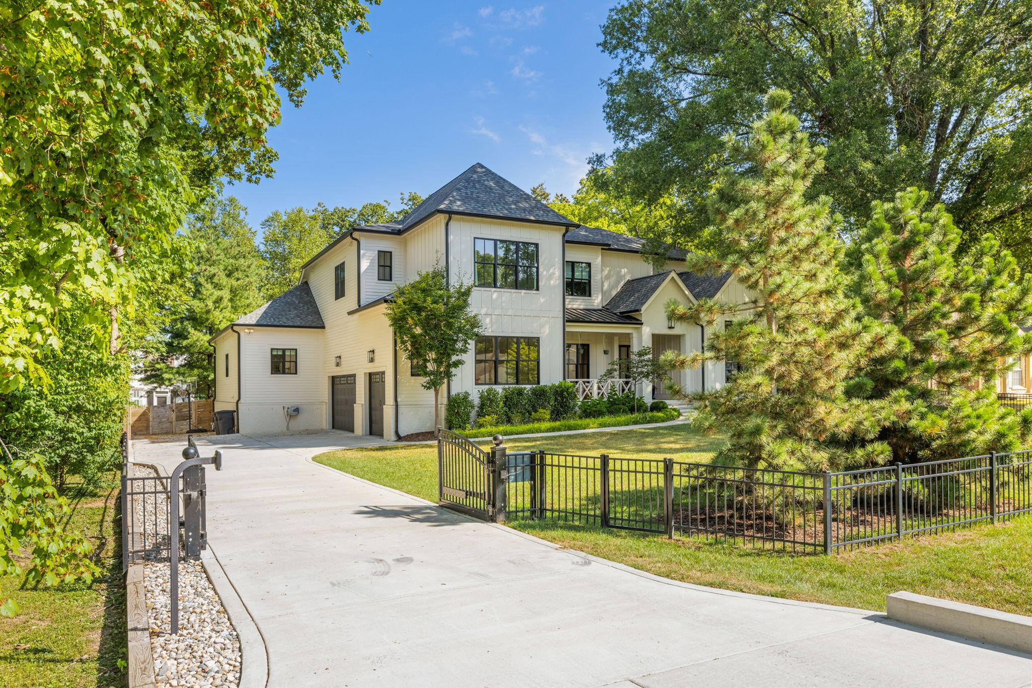 4125 Outer Dr