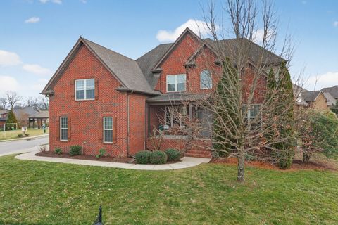 8055 Fenwick Ln Spring Hill TN 37174