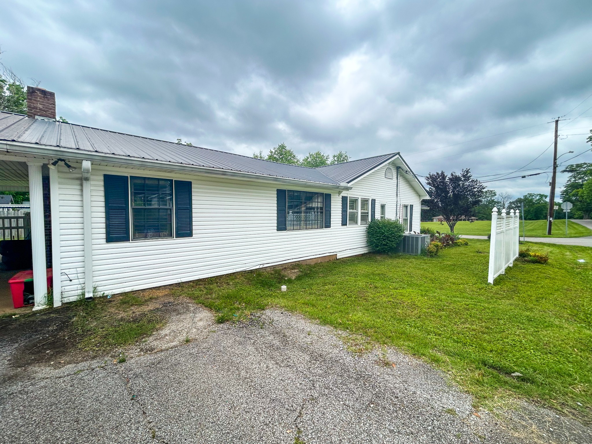 126 Carroll St S
