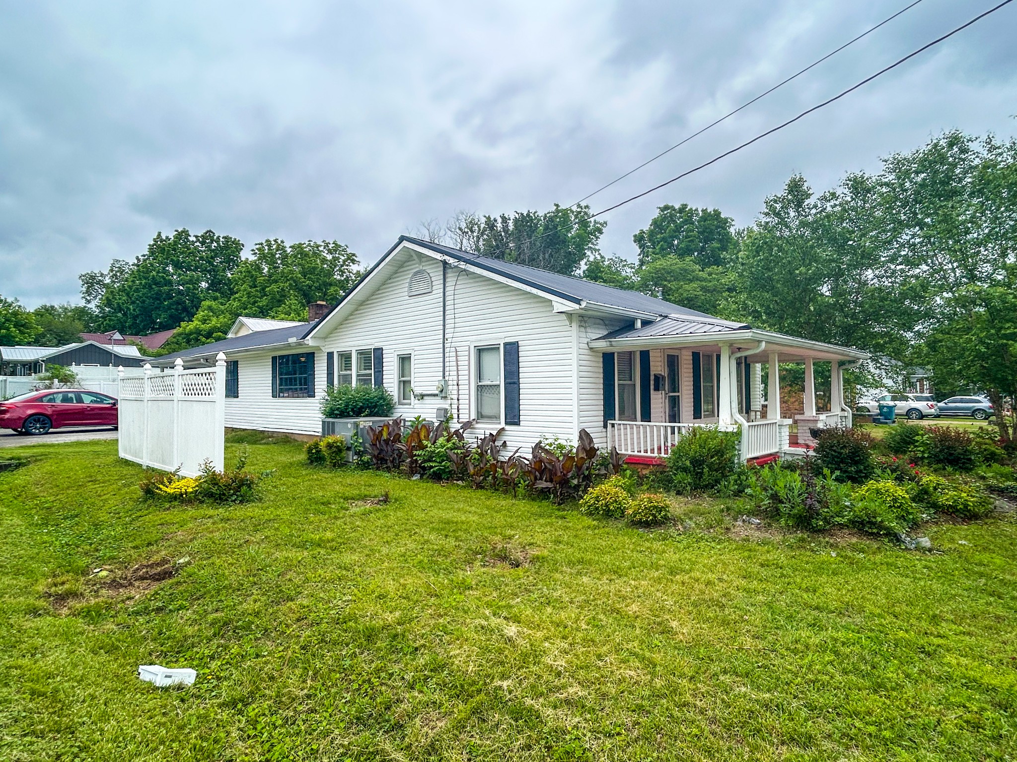126 Carroll St S