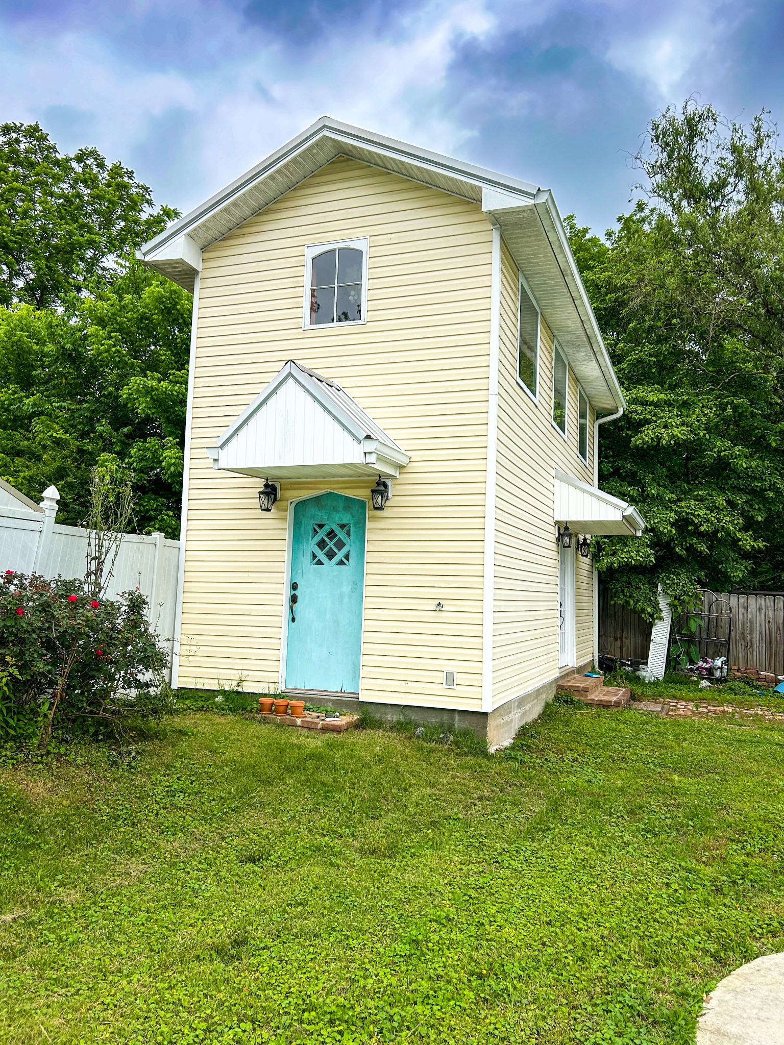 126 Carroll St S