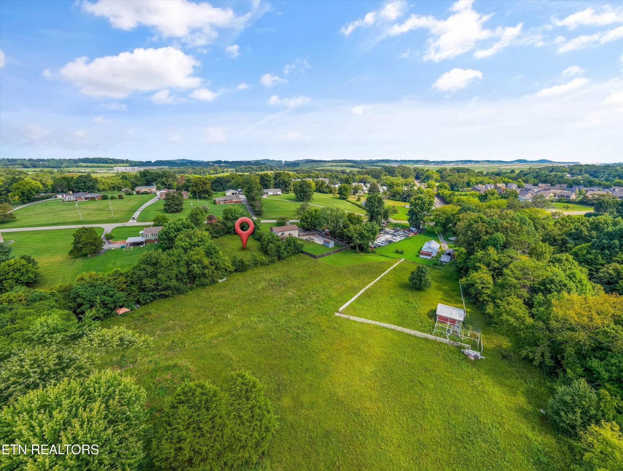 1229 W Hunt Rd