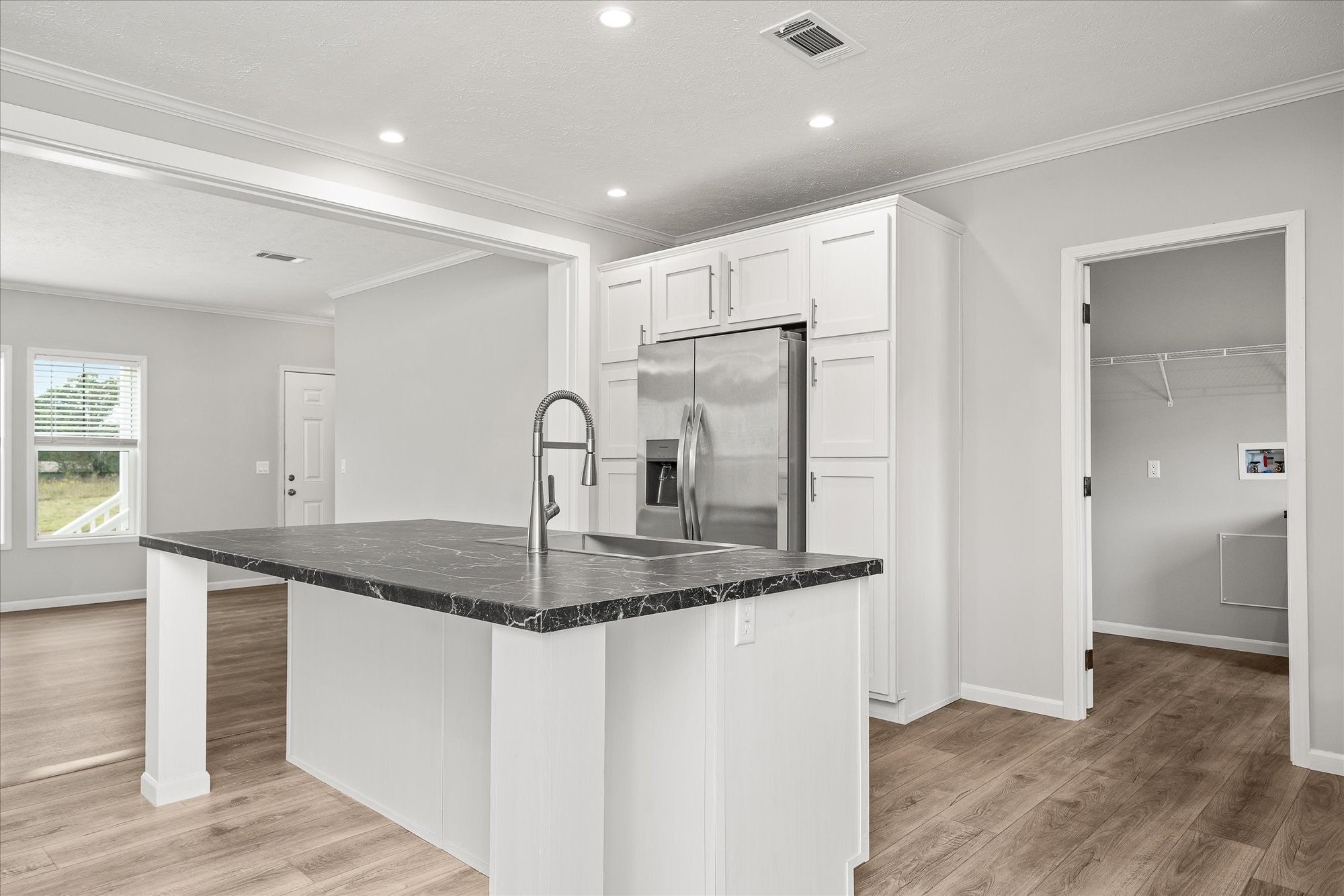 1940 Anna Maria Ln