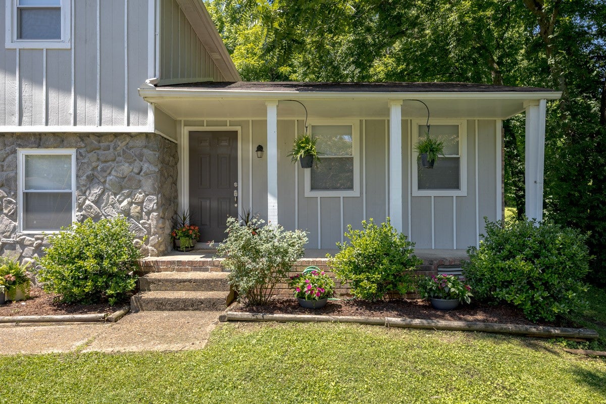 312 Ocala Cir, Nashville TN 37211 3-bed home, photo 2 of 59